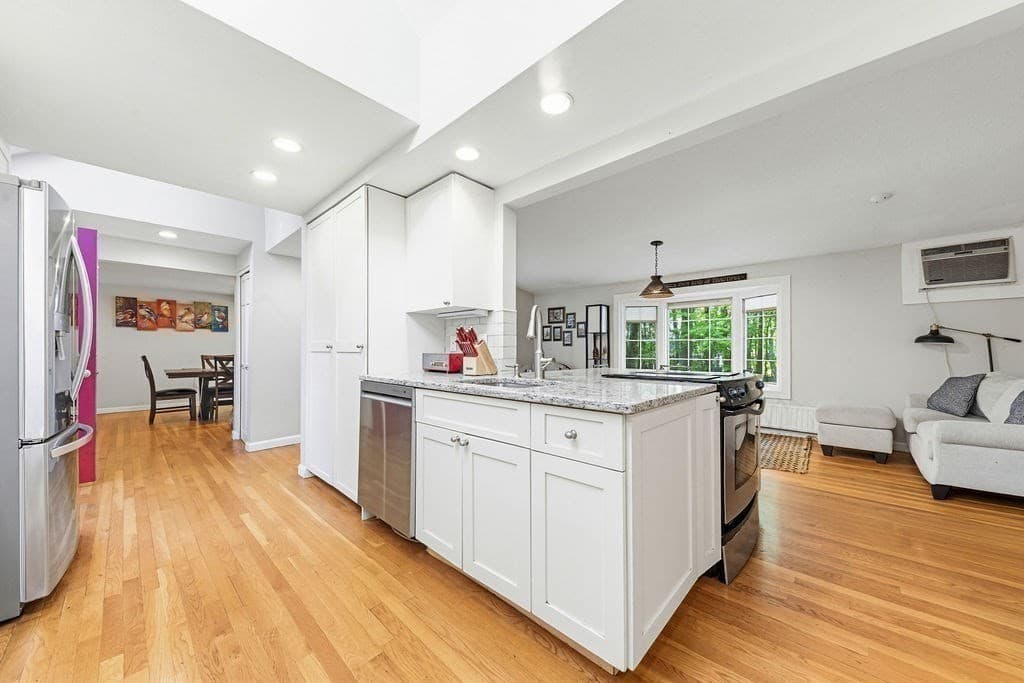 Single Family Residence at 49 Ashcroft Rd, Sharon MA 02067, Sharon, photo 12 of 42
