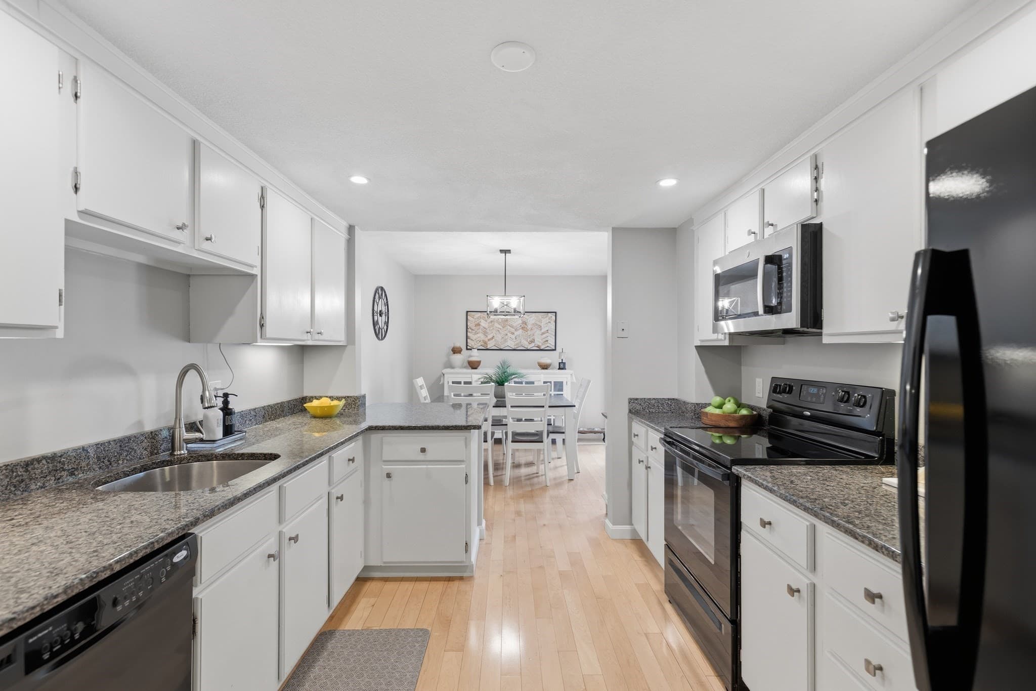 Condominium at 1100 Salem Street # 32, Lynnfield MA 01940, Lynnfield, photo 9 of 35