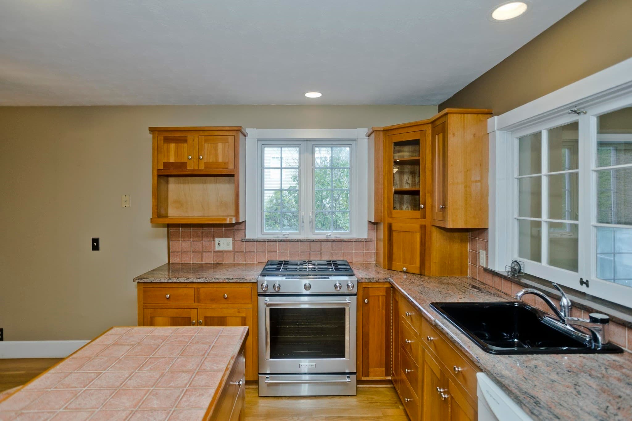 Single Family Residence at 76 Somers Road, East Longmeadow MA 01028, East Longmeadow, photo 6 of 42