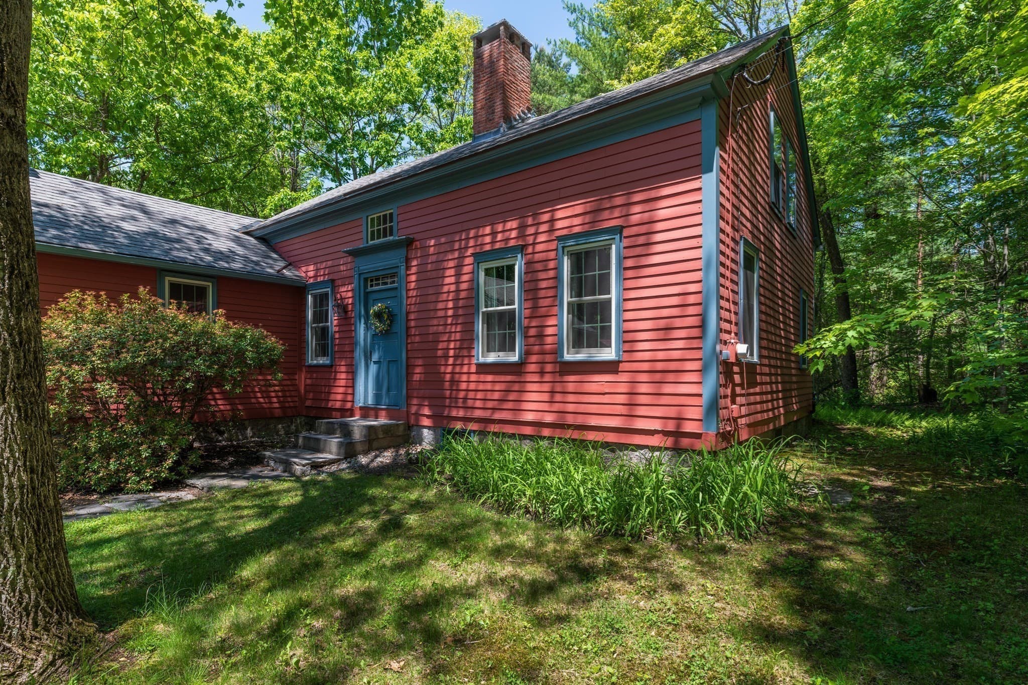 266 Turners Falls Rd, Montague MA 01351