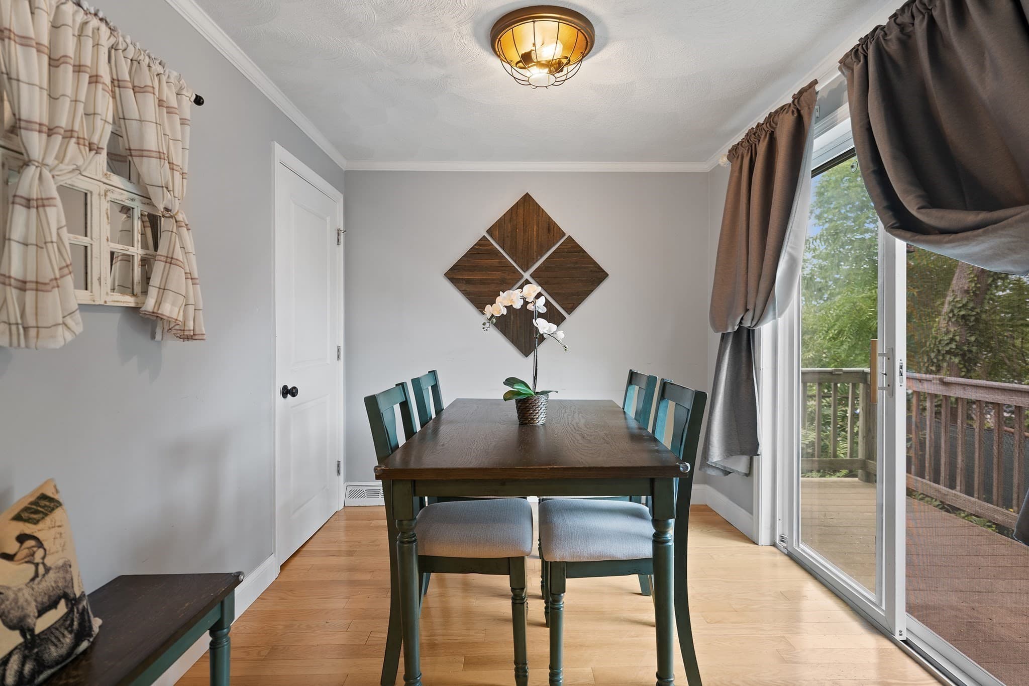 Single Family Residence at 10 Windsor Ave, Lynn MA 01902, Lynn, photo 12 of 32