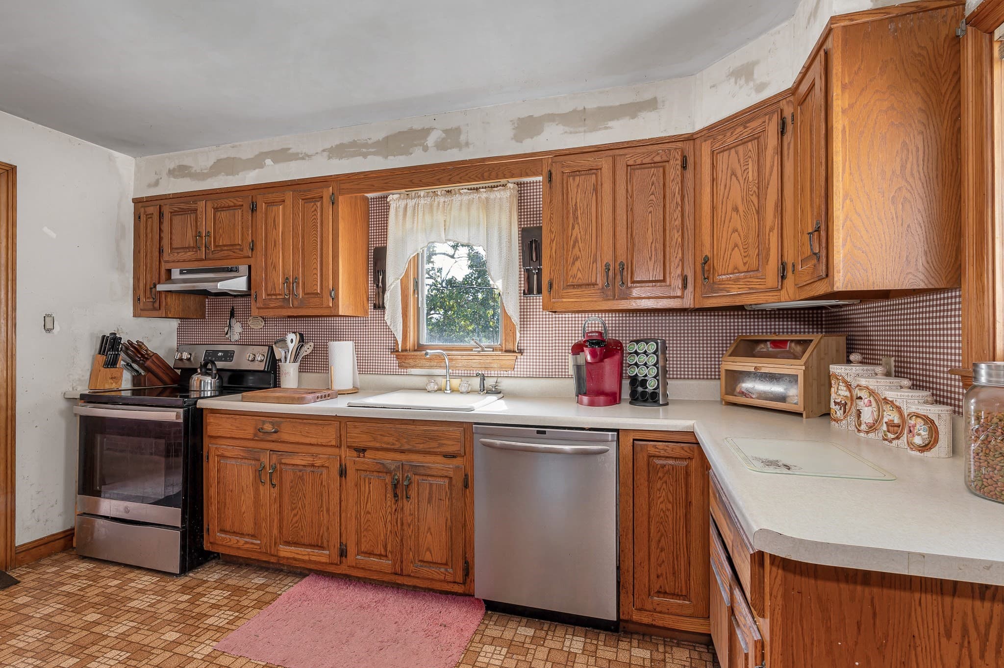 Single Family Residence at 7 Peters St, North Andover MA 01845, North Andover, photo 2 of 26