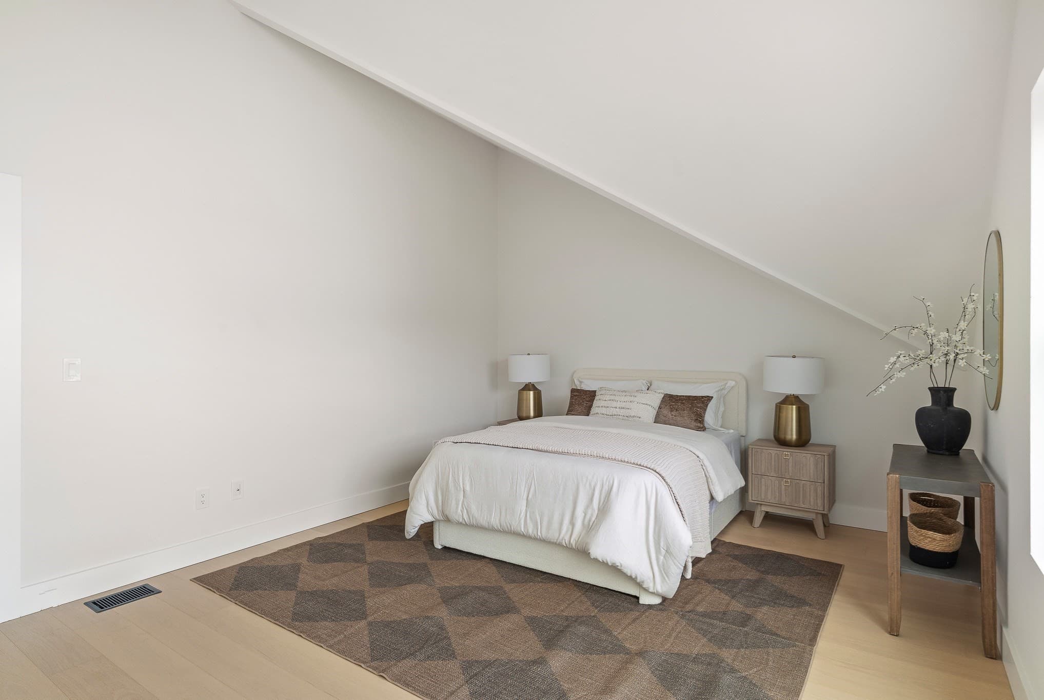 Condominium at 60 Franklin St # 3, Somerville MA 02145, Somerville, photo 17 of 32