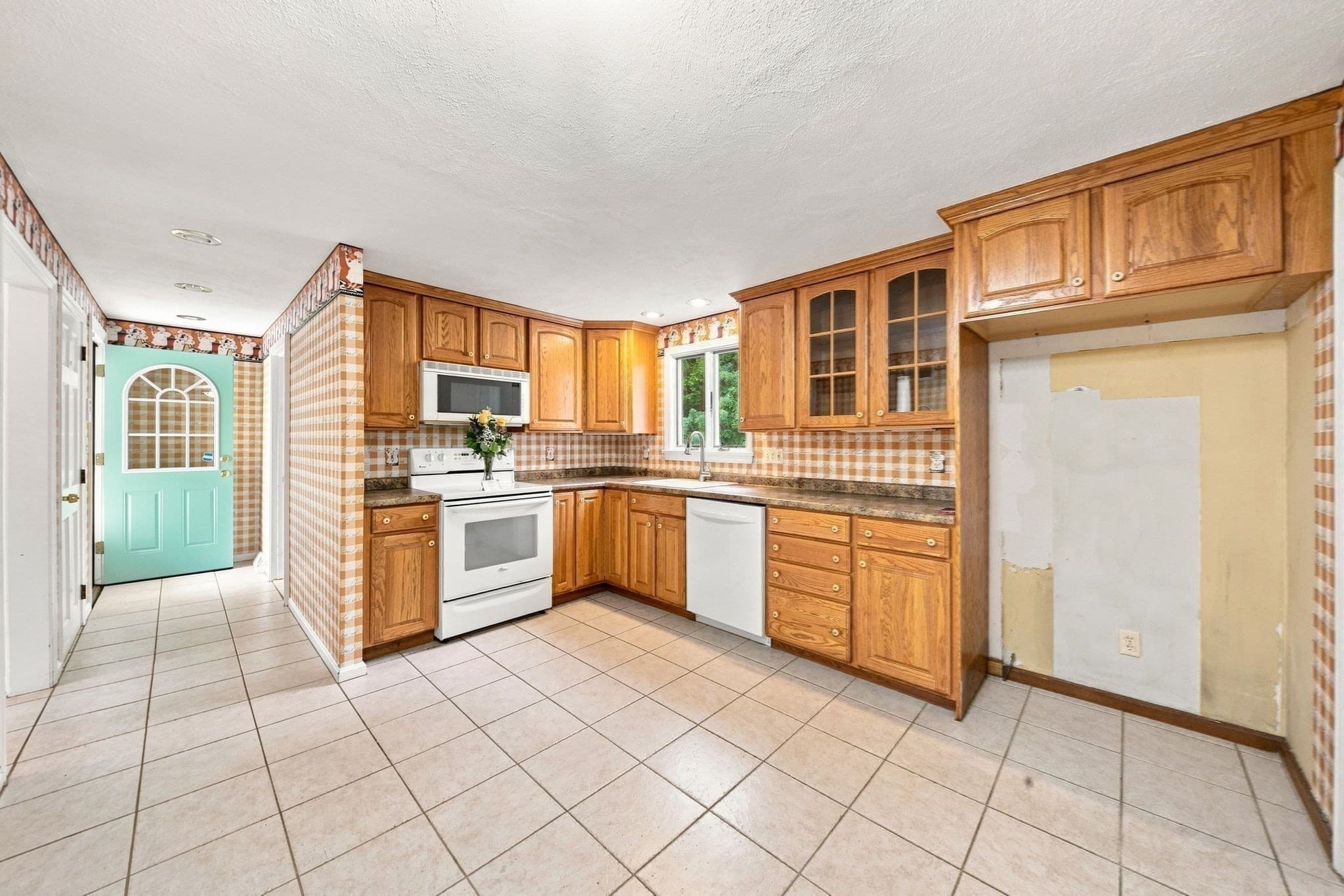 Single Family Residence at 299 Old Westford Road, Chelmsford MA 01863, Chelmsford, photo 10 of 37
