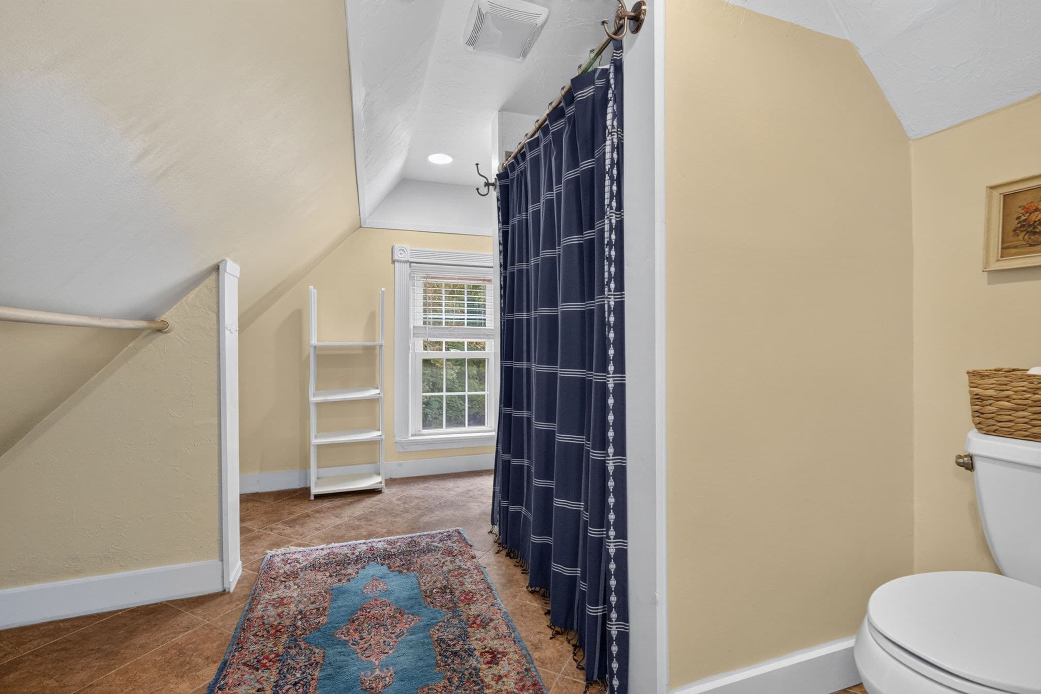 Single Family Residence at 395 Pond St, Weymouth MA 02190, photo 22 of 39