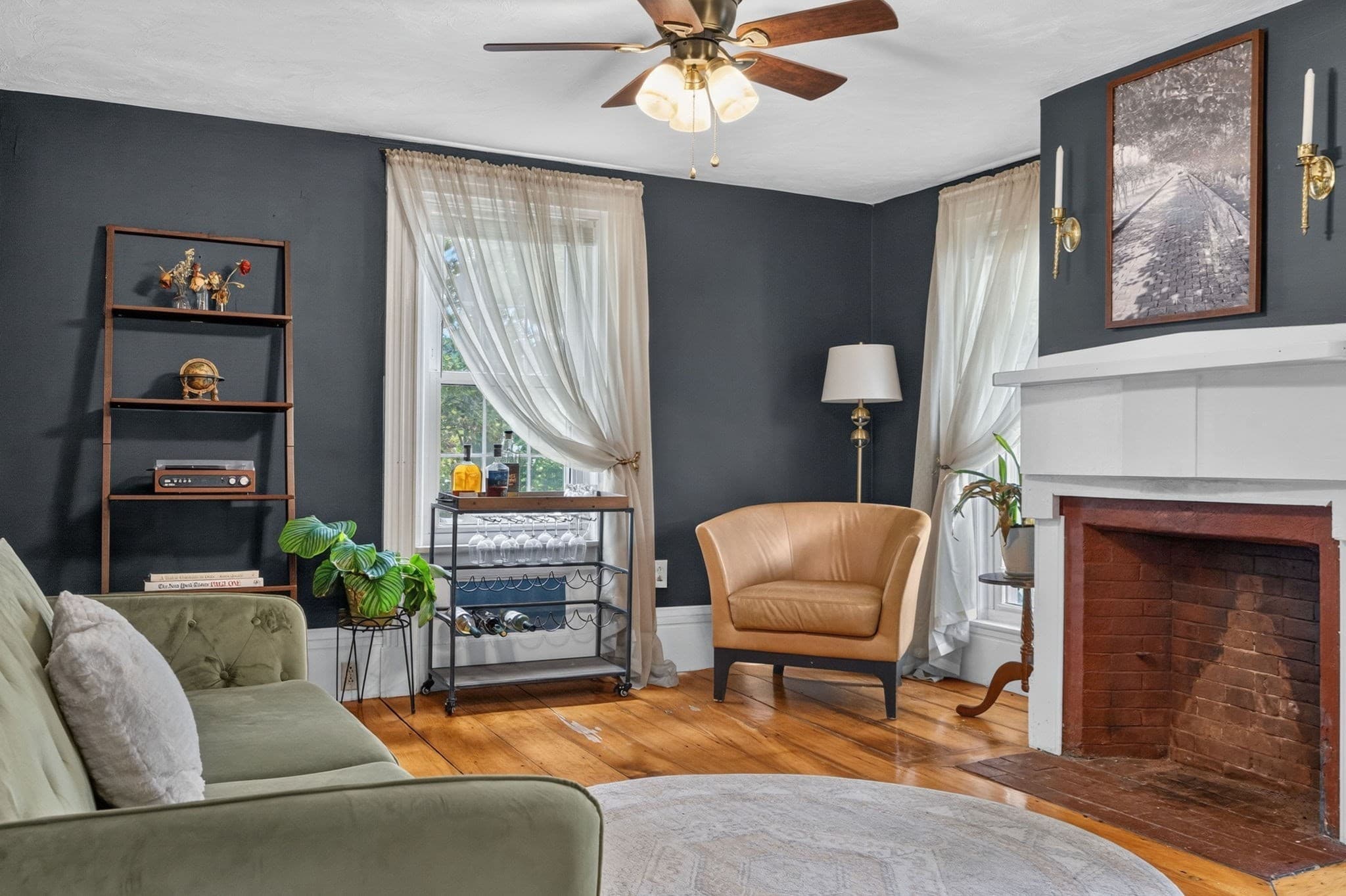 Single Family Residence at 395 Pond St, Weymouth MA 02190, photo 3 of 39