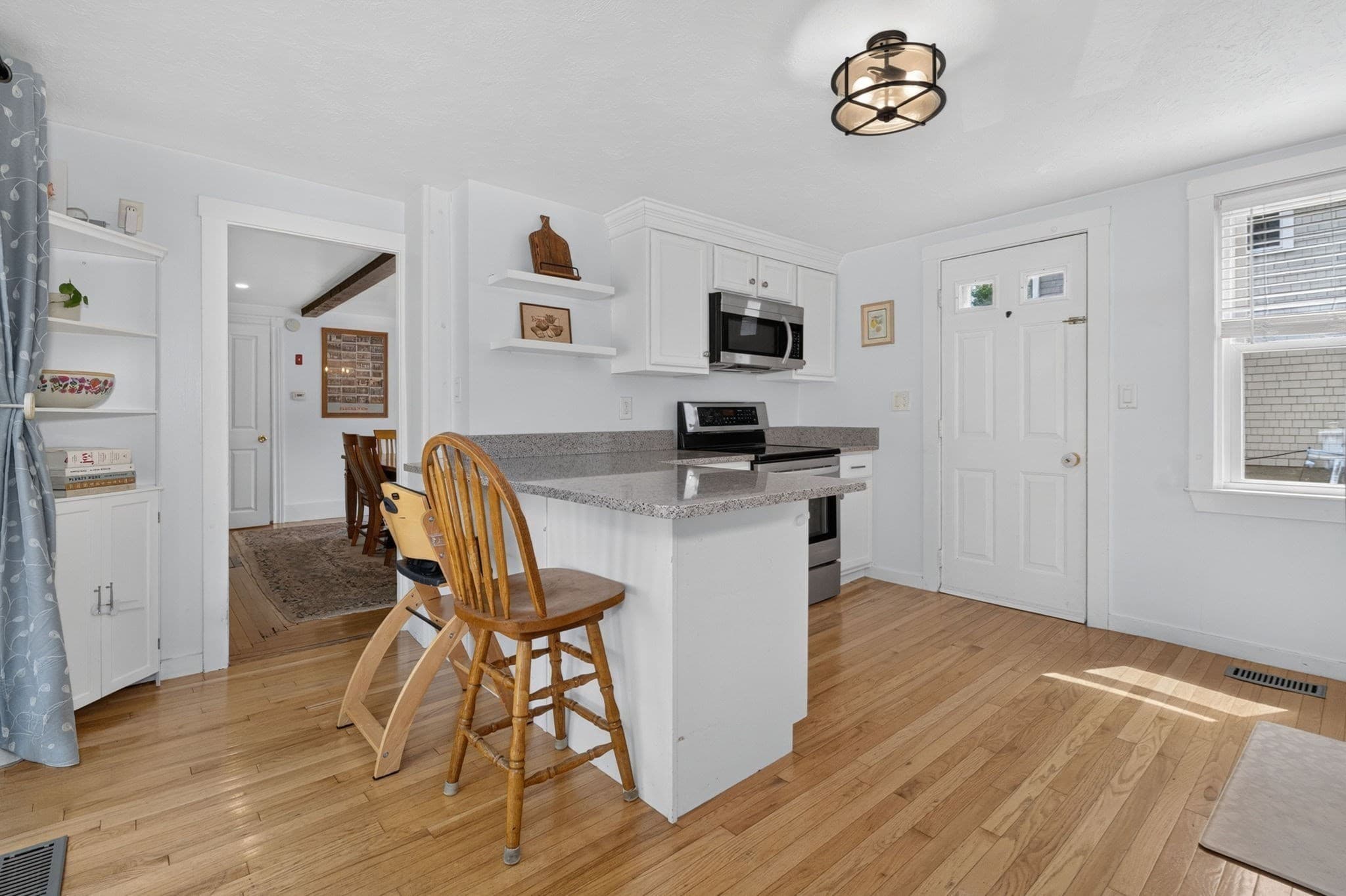 Single Family Residence at 395 Pond St, Weymouth MA 02190, photo 9 of 39
