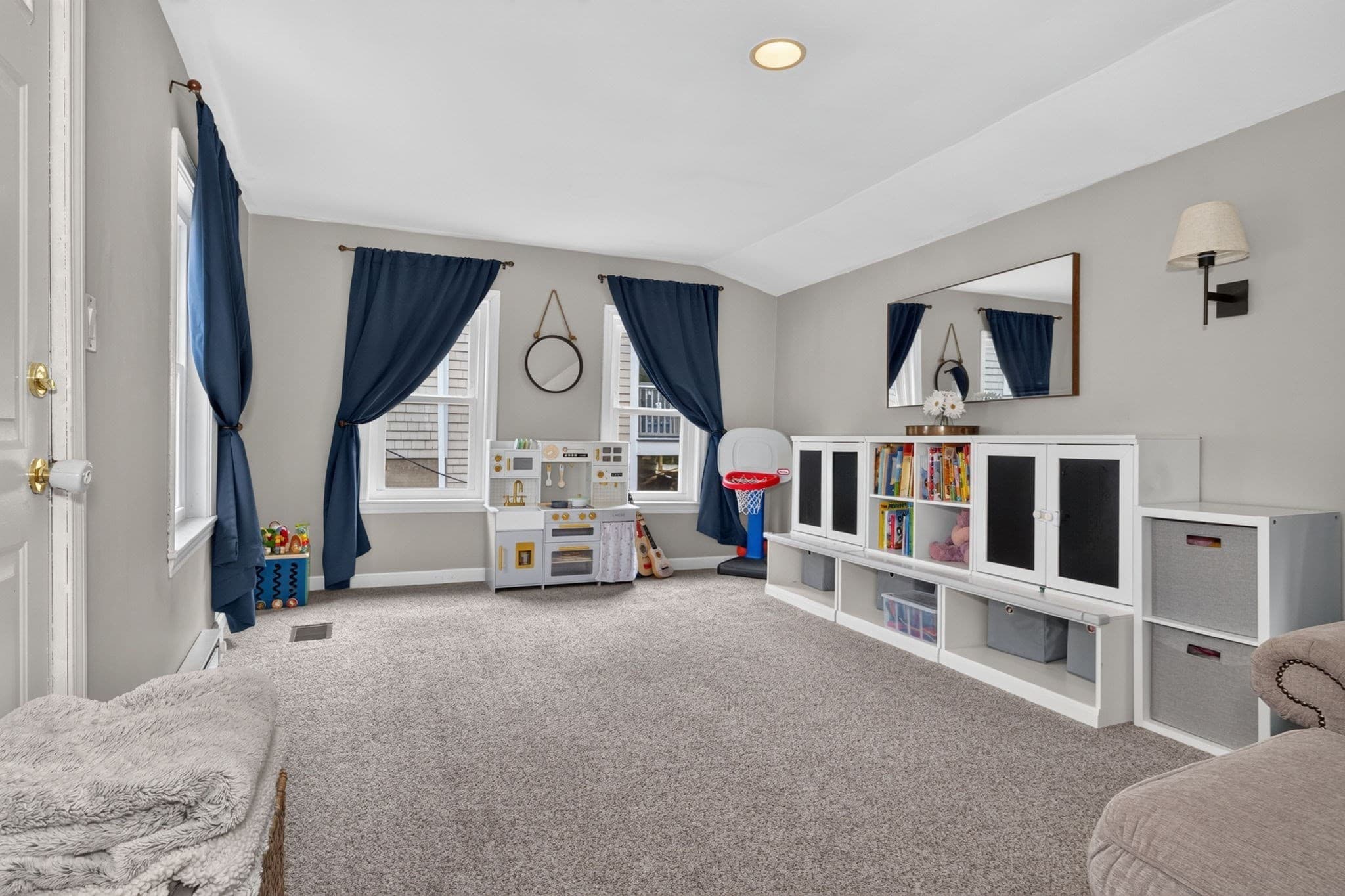 Single Family Residence at 395 Pond St, Weymouth MA 02190, photo 18 of 39