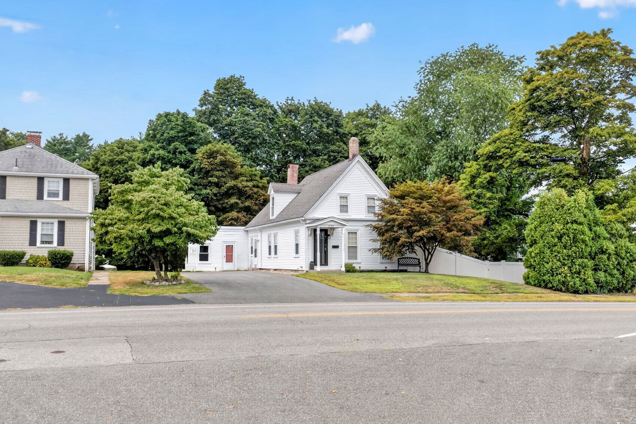 Single Family Residence at 395 Pond St, Weymouth MA 02190, photo 35 of 39