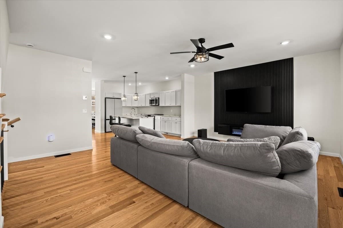 Condominium at 18 Oxbow Rd # 1, Raynham MA 02767, Raynham, photo 10 of 39
