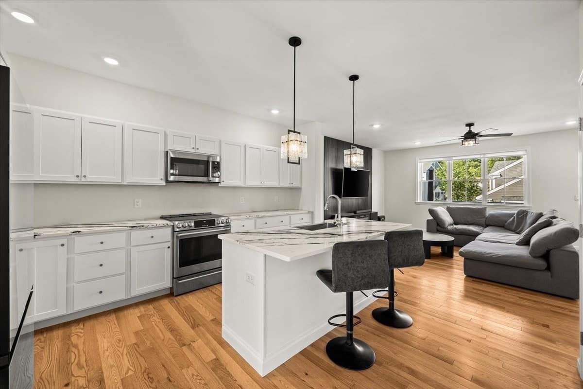Condominium at 18 Oxbow Rd # 1, Raynham MA 02767, Raynham, photo 14 of 39