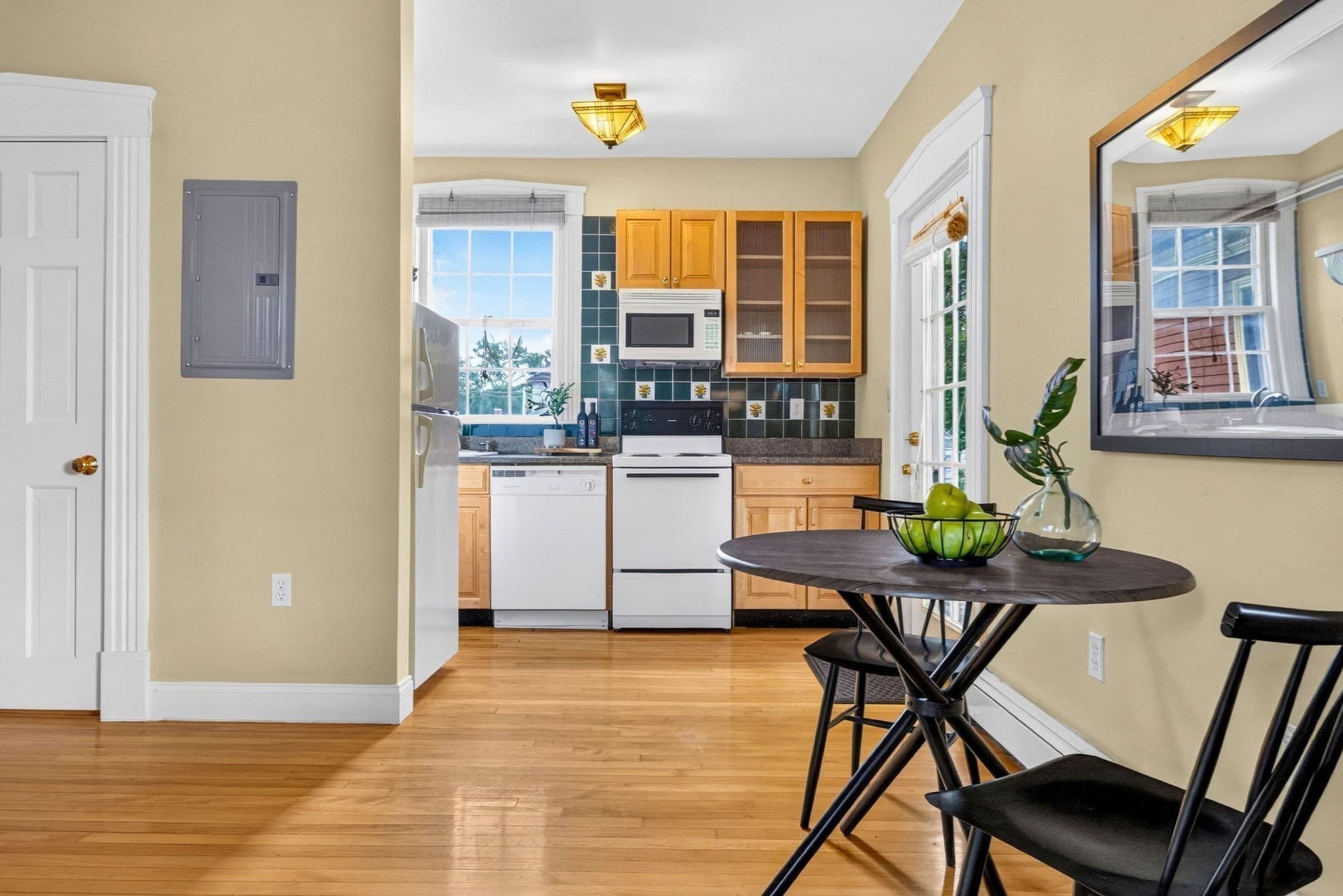 Condominium at 122 W Wyoming Ave # C, Melrose MA 02176, Melrose, photo 9 of 28