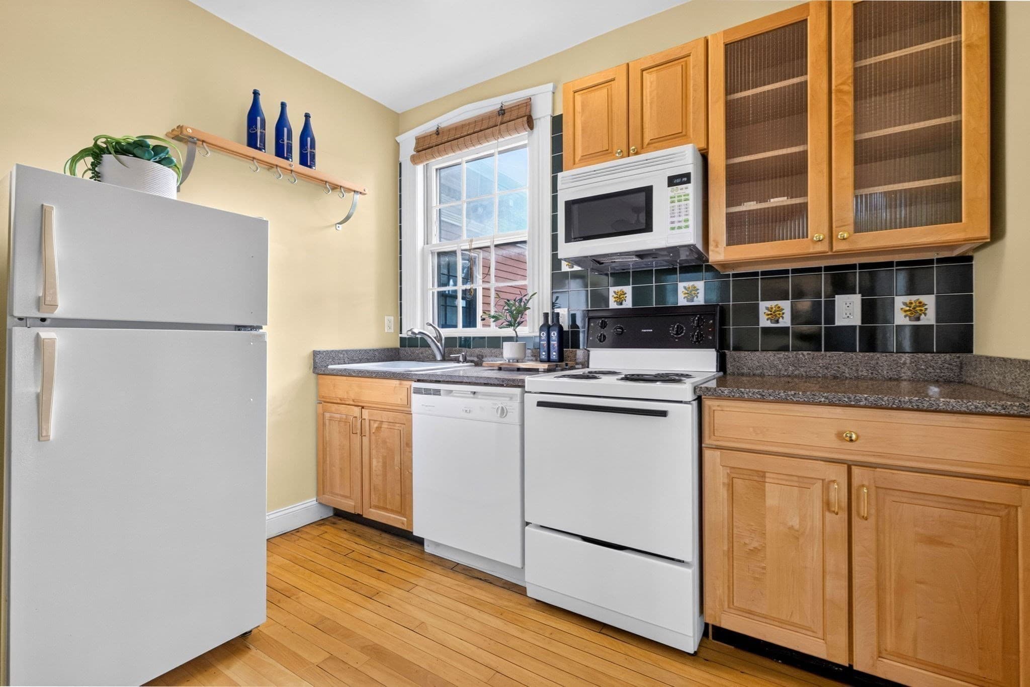 Condominium at 122 W Wyoming Ave # C, Melrose MA 02176, Melrose, photo 8 of 28