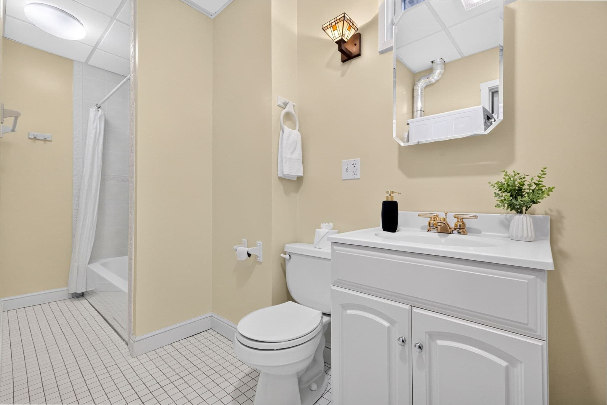 Condominium at 122 W Wyoming Ave # C, Melrose MA 02176, Melrose, photo 21 of 28