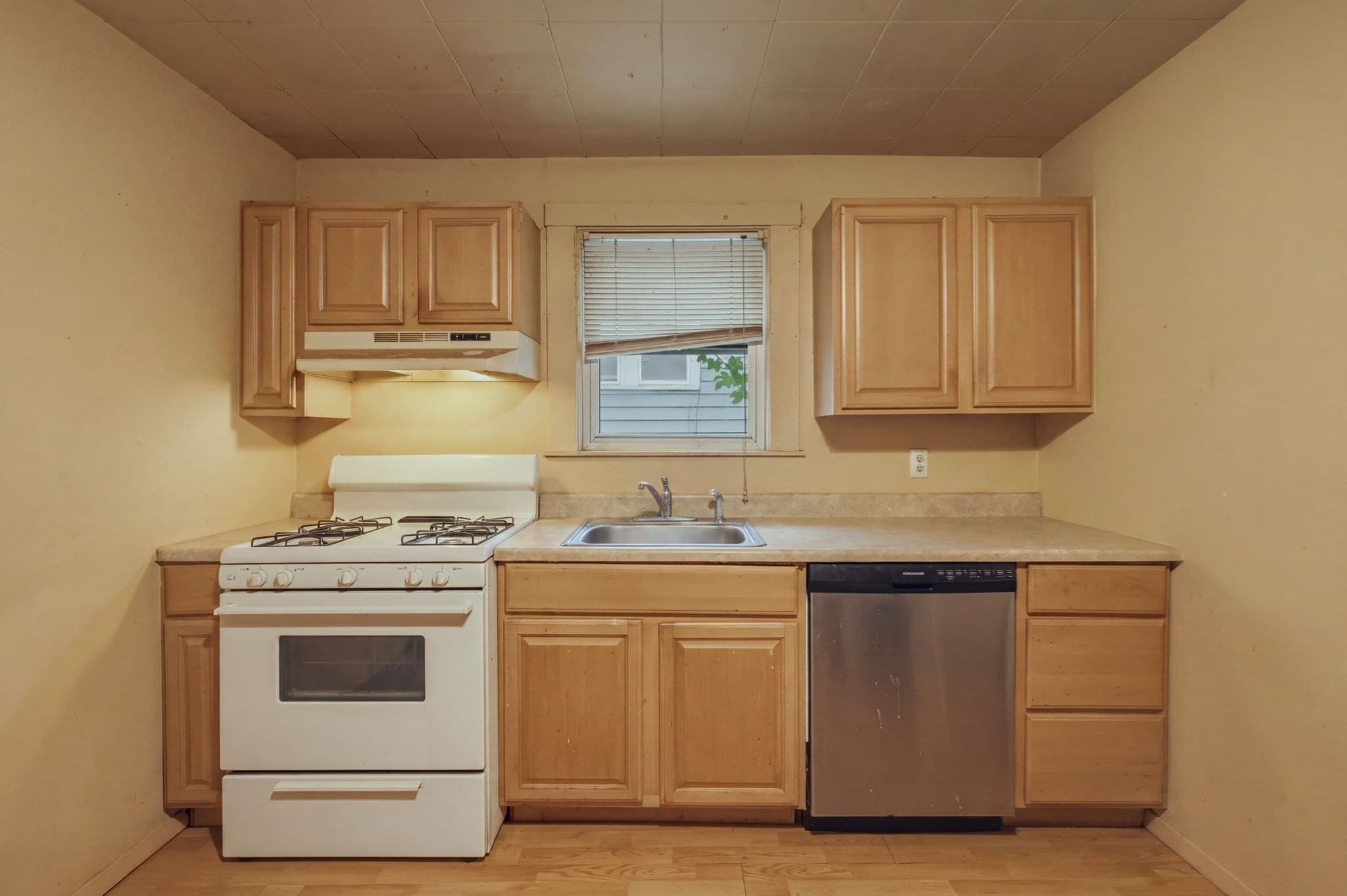 2 Family - 2 Units Up/Down at 431 Broadway, Lynn MA 01904, Lynn, photo 11 of 37