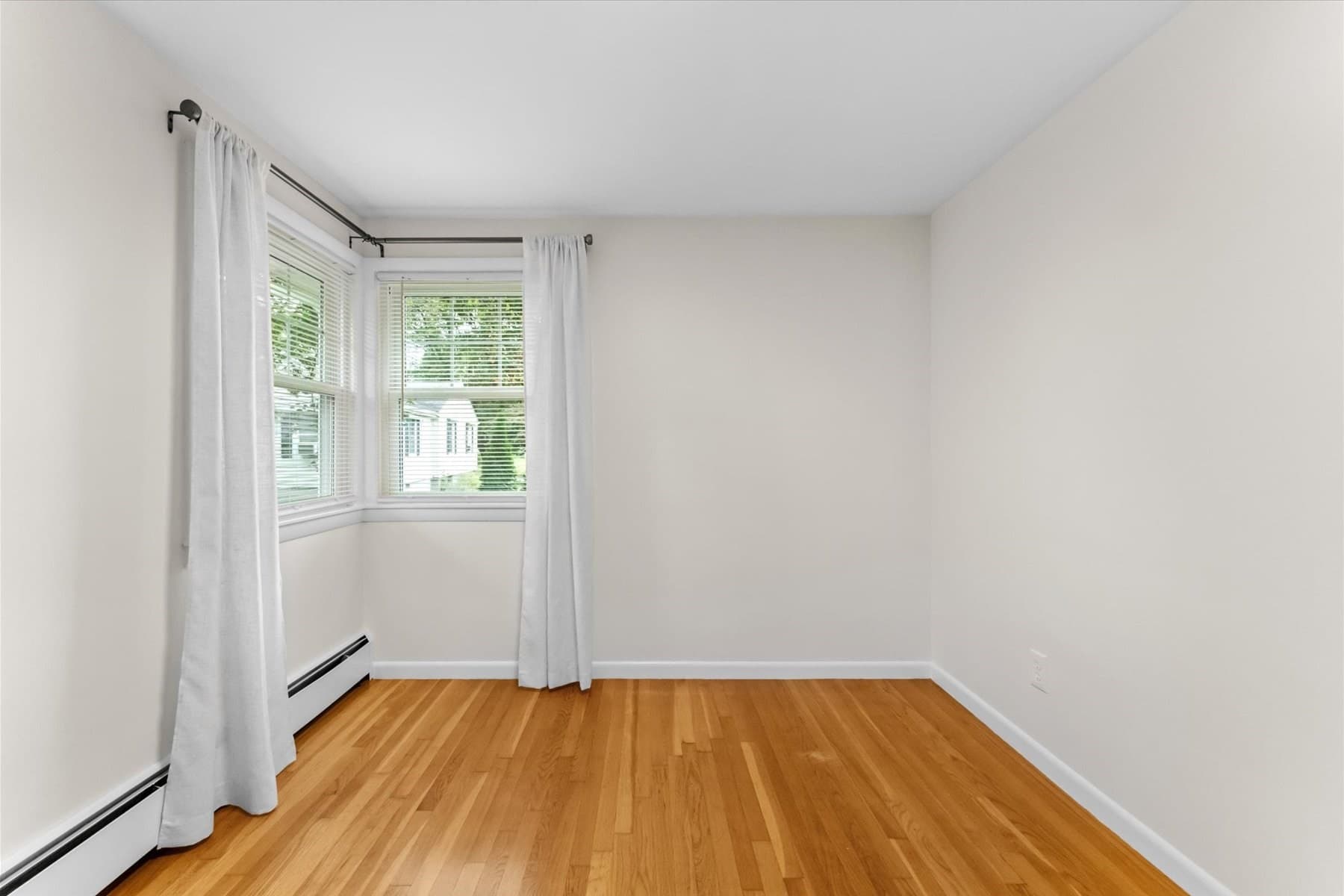 Single Family Residence at 194 Holden St, Worcester MA 01606, Worcester, photo 17 of 34