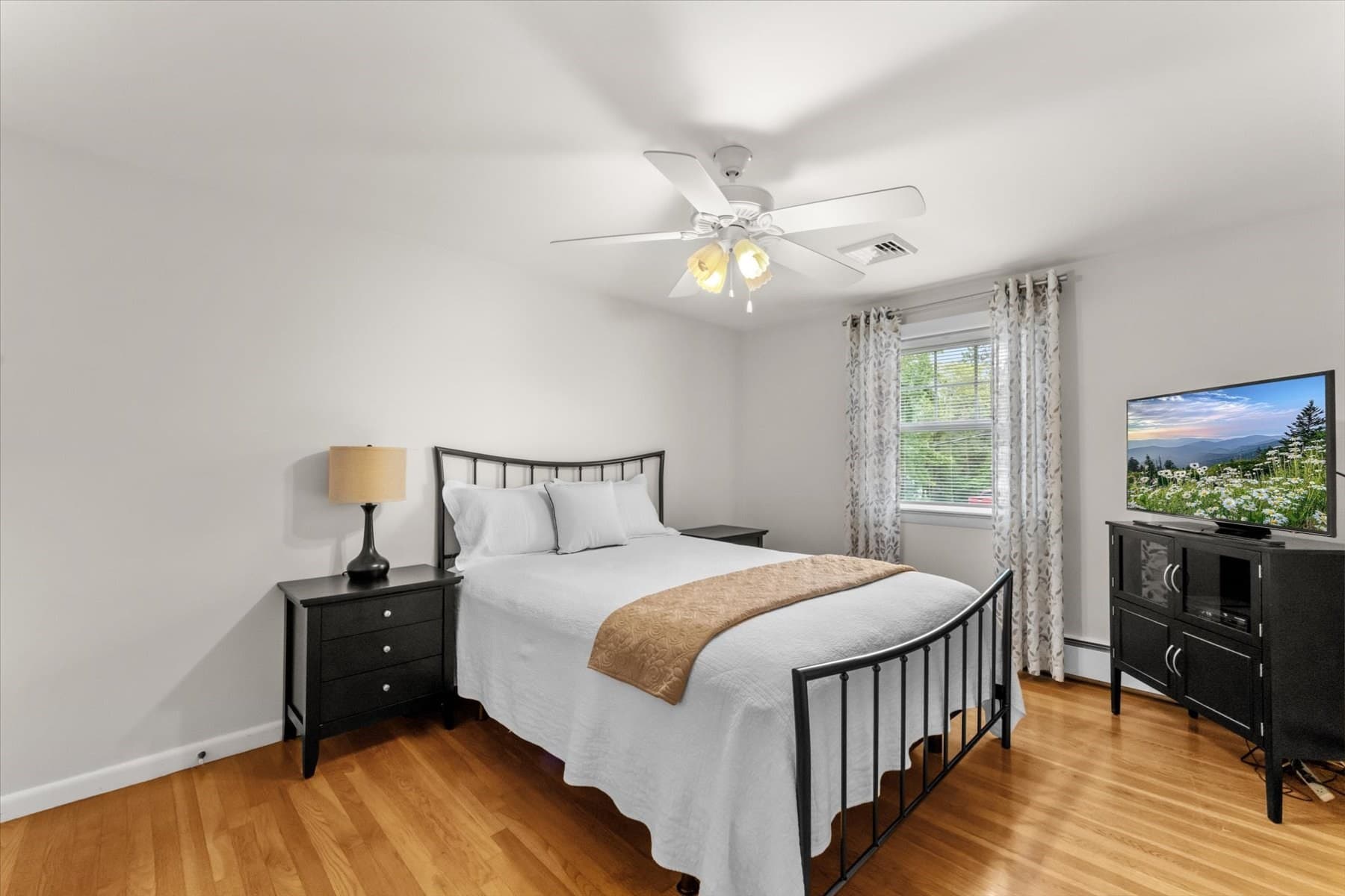 Single Family Residence at 194 Holden St, Worcester MA 01606, Worcester, photo 22 of 34