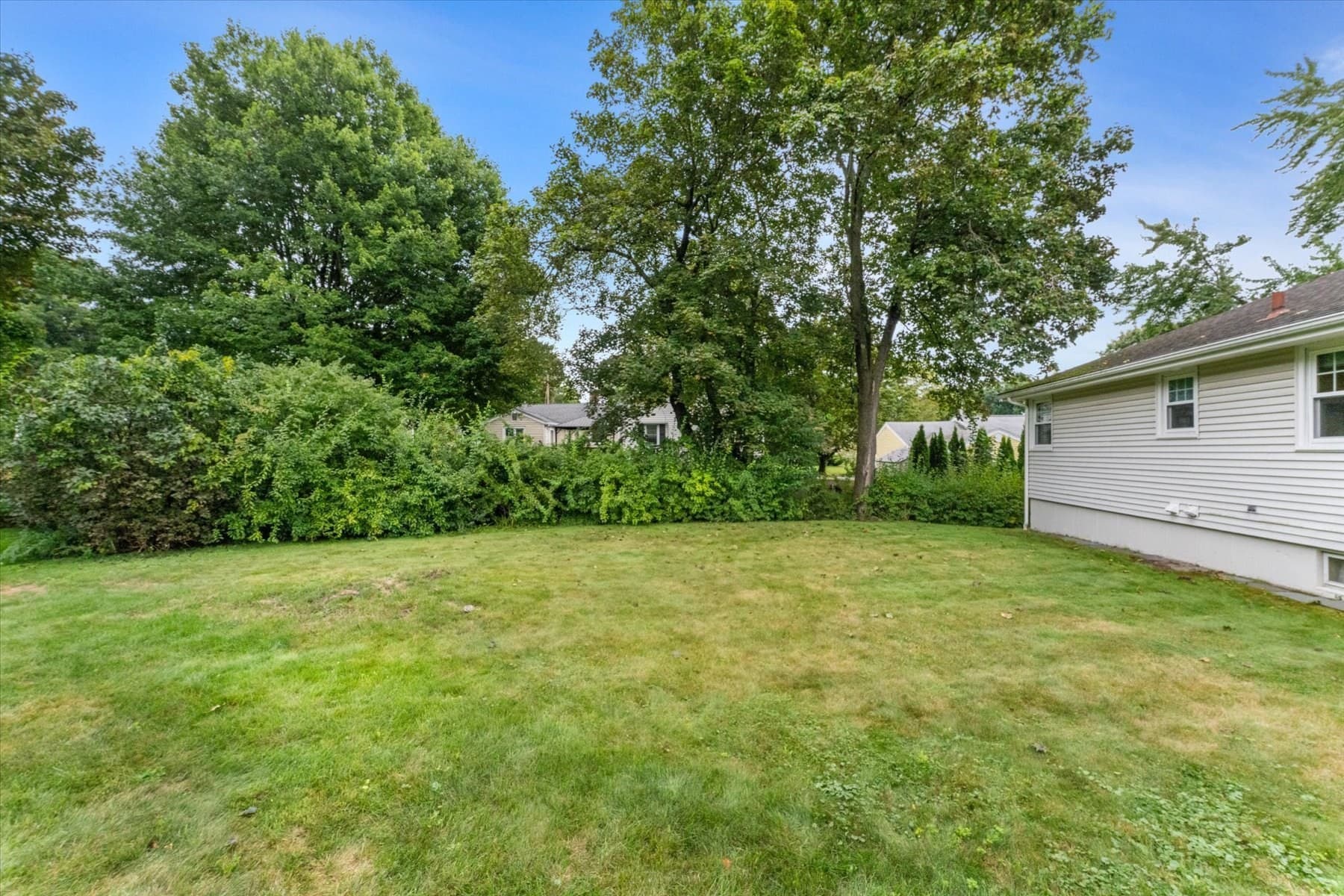 Single Family Residence at 194 Holden St, Worcester MA 01606, Worcester, photo 28 of 34