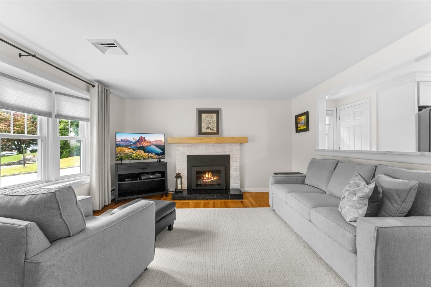 Single Family Residence at 194 Holden St, Worcester MA 01606, Worcester, photo 5 of 34