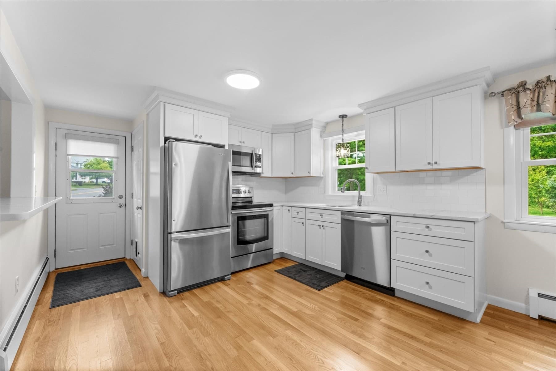 Single Family Residence at 194 Holden St, Worcester MA 01606, Worcester, photo 9 of 34