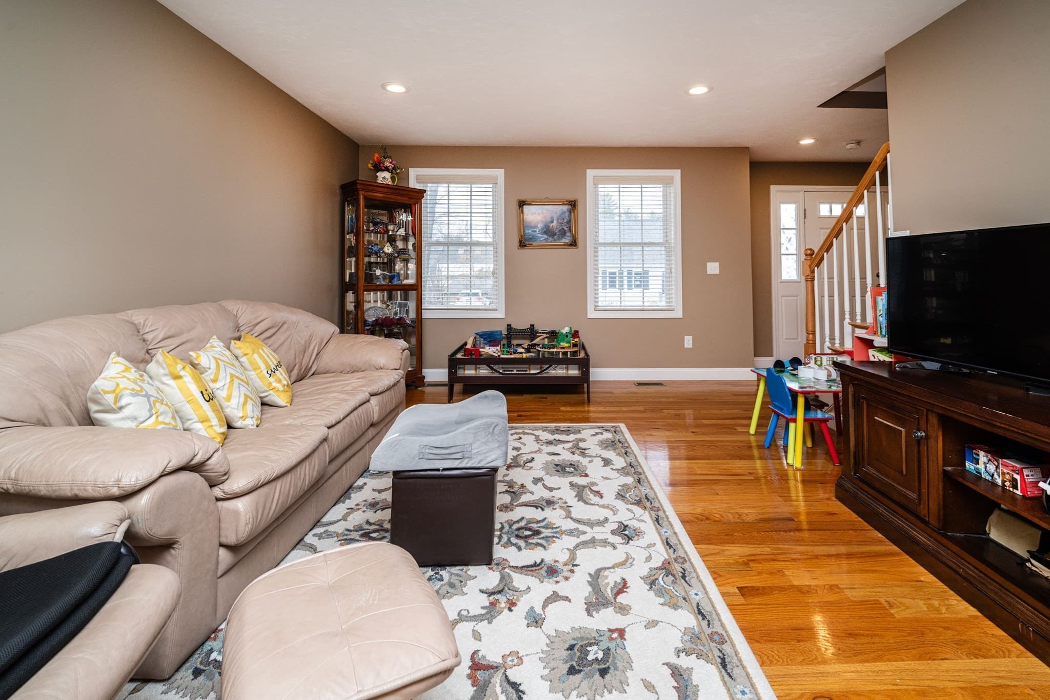 Single Family Residence at 28. Woodlawn Ave, Billerica MA 01821, Billerica, photo 6 of 31