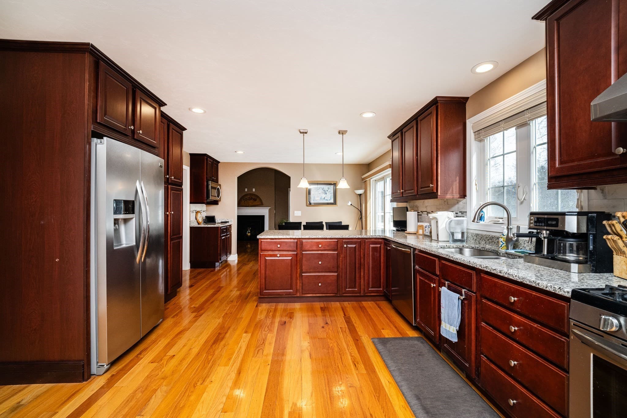 Single Family Residence at 28. Woodlawn Ave, Billerica MA 01821, Billerica, photo 5 of 31
