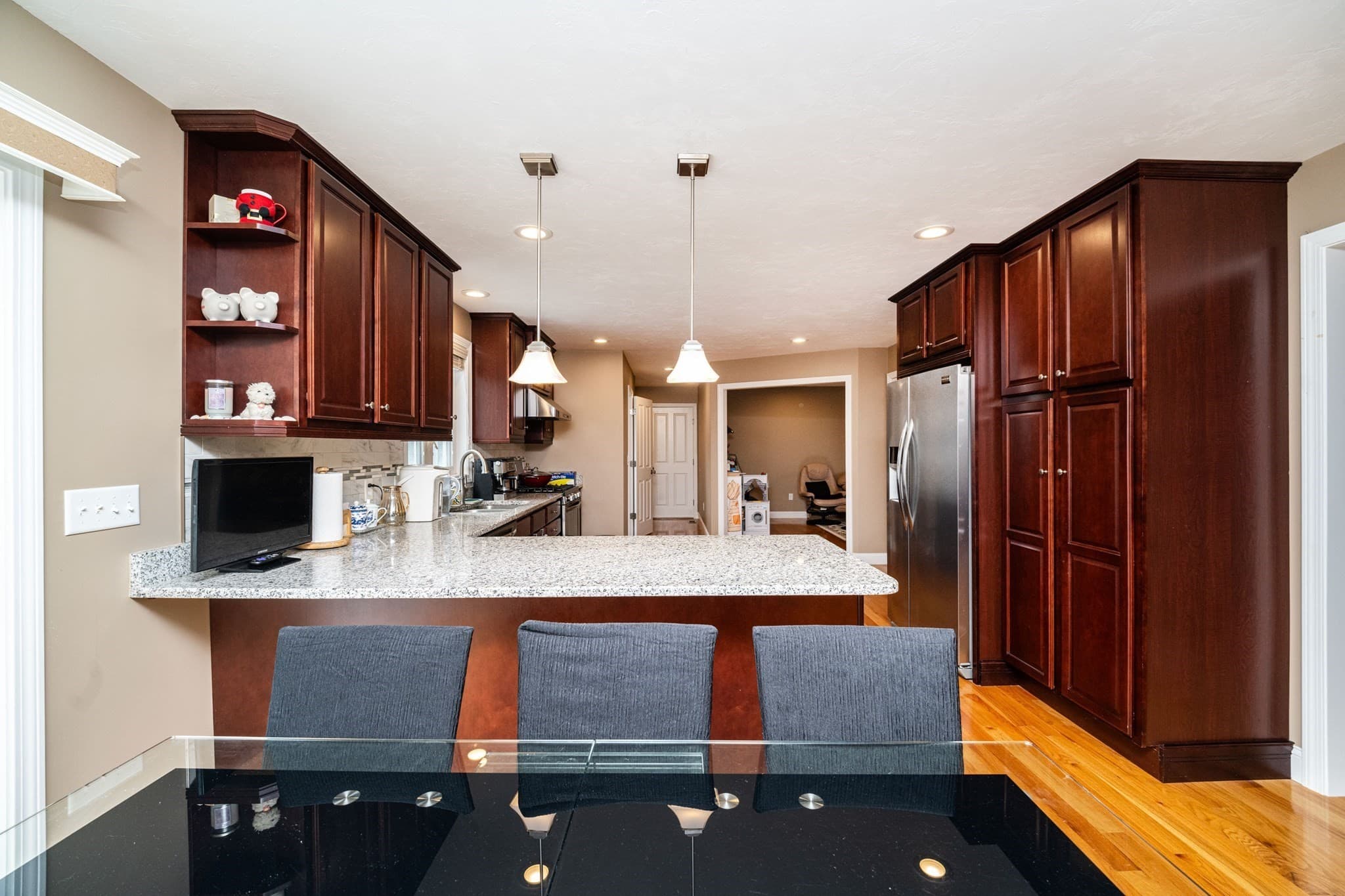 Single Family Residence at 28. Woodlawn Ave, Billerica MA 01821, Billerica, photo 10 of 31