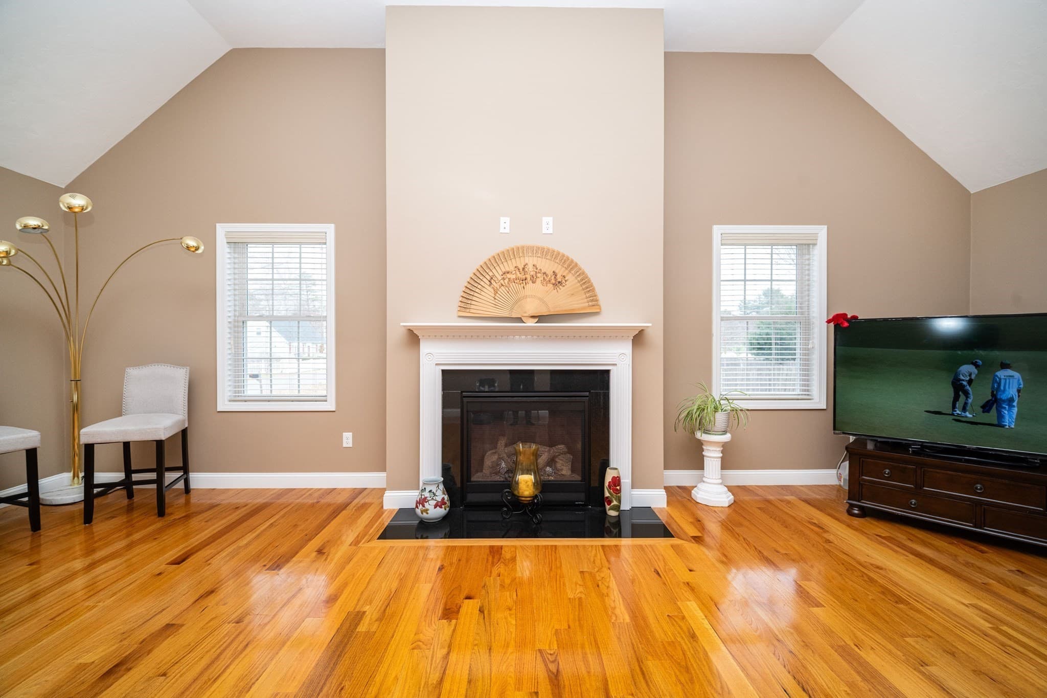Single Family Residence at 28. Woodlawn Ave, Billerica MA 01821, Billerica, photo 4 of 31