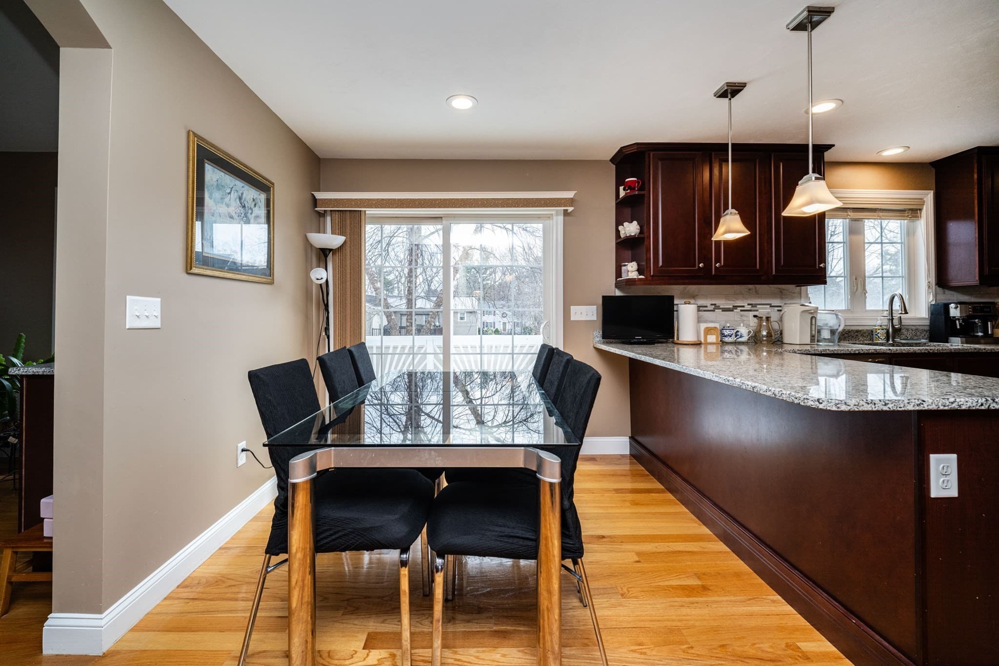 Single Family Residence at 28. Woodlawn Ave, Billerica MA 01821, Billerica, photo 8 of 31