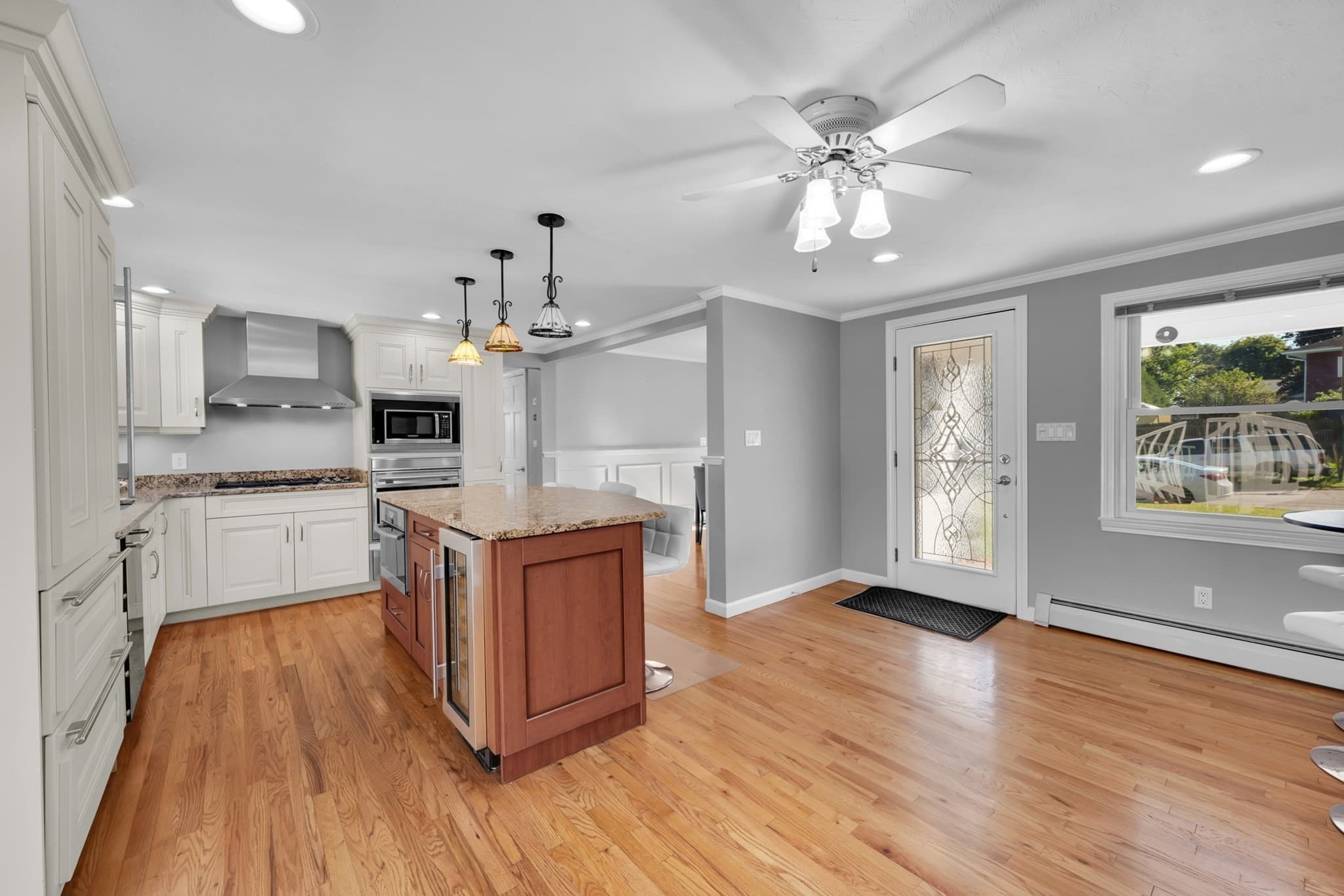 Single Family Residence at 29 Carroll St, Auburn MA 01501, Auburn, photo 6 of 19
