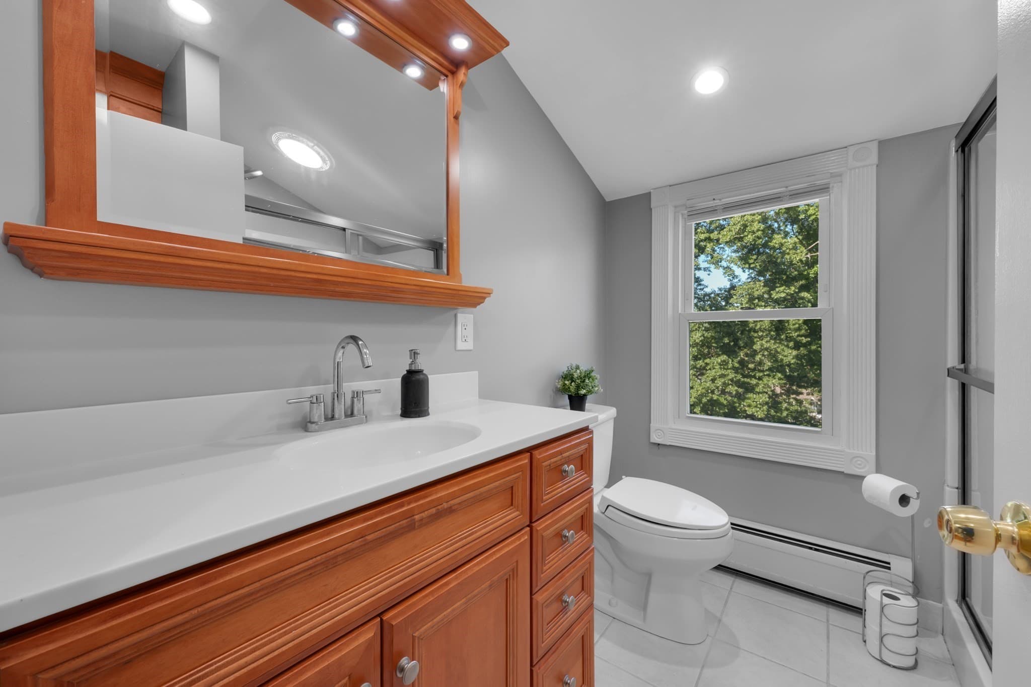 Single Family Residence at 29 Carroll St, Auburn MA 01501, Auburn, photo 13 of 19