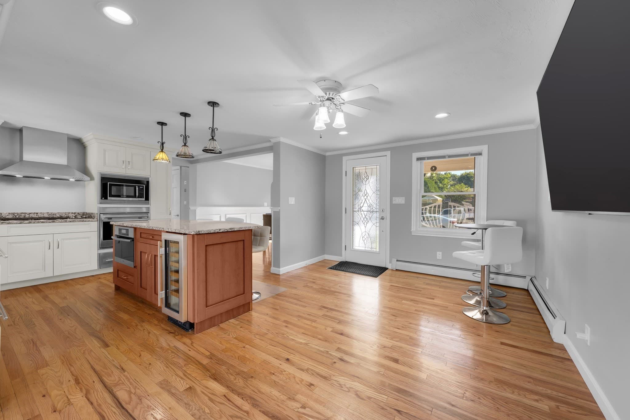 Single Family Residence at 29 Carroll St, Auburn MA 01501, Auburn, photo 7 of 19