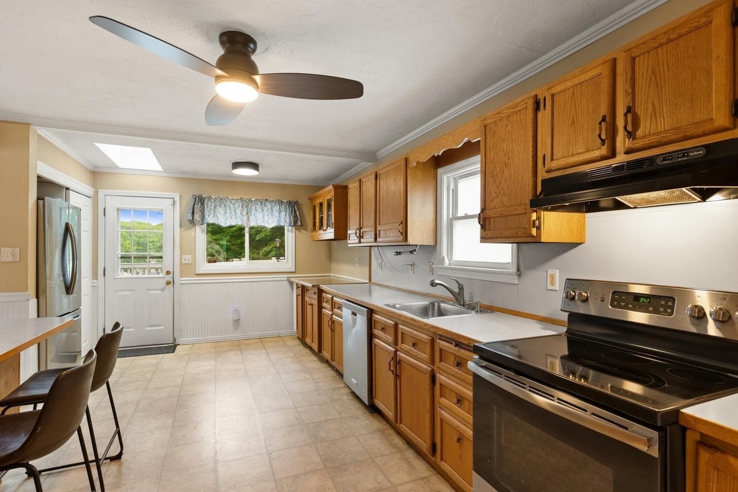 Single Family Residence at 223 Linwood St, Lynn MA 01905, Lynn, photo 13 of 34