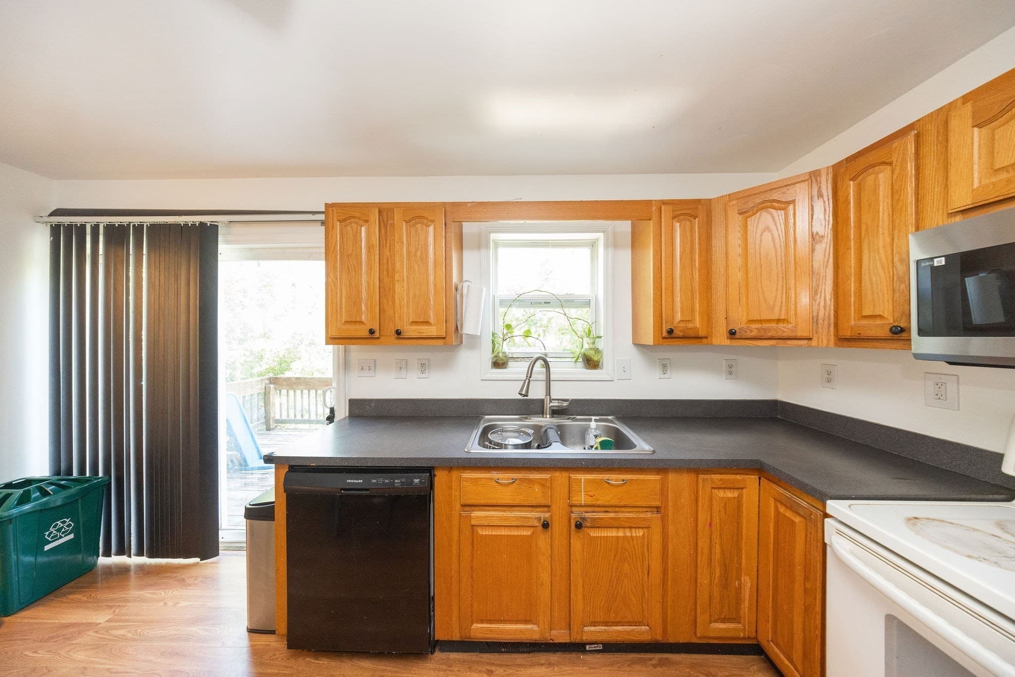 Single Family Residence at 14 Sherburne Ave, Worcester MA 01606, Worcester, photo 3 of 19