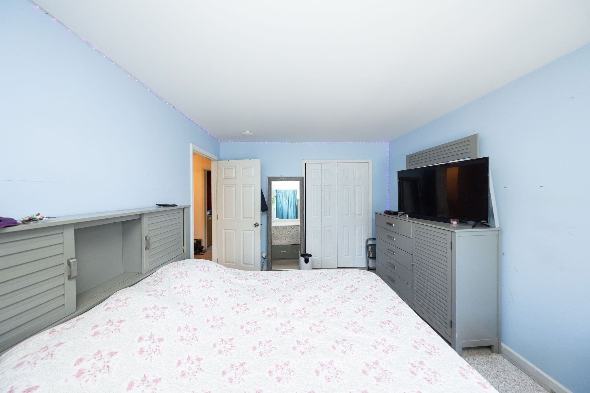 Single Family Residence at 14 Sherburne Ave, Worcester MA 01606, Worcester, photo 8 of 19