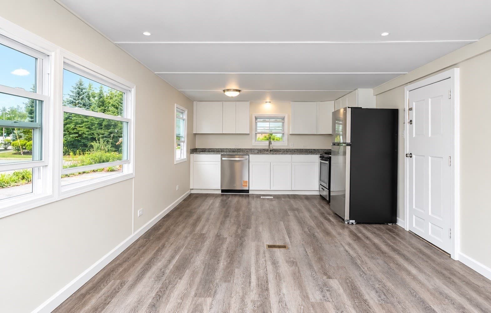 Single Family Residence at 163 Highland St, Clinton MA 01510, Clinton, photo 7 of 19