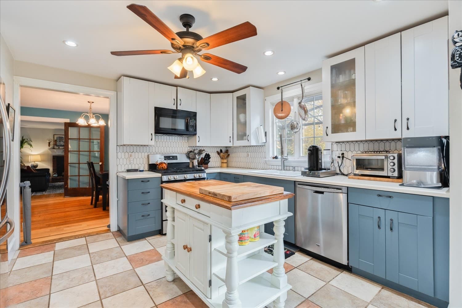 Single Family Residence at 22 Reservoir St, Seekonk MA 02771, Seekonk, photo 7 of 35