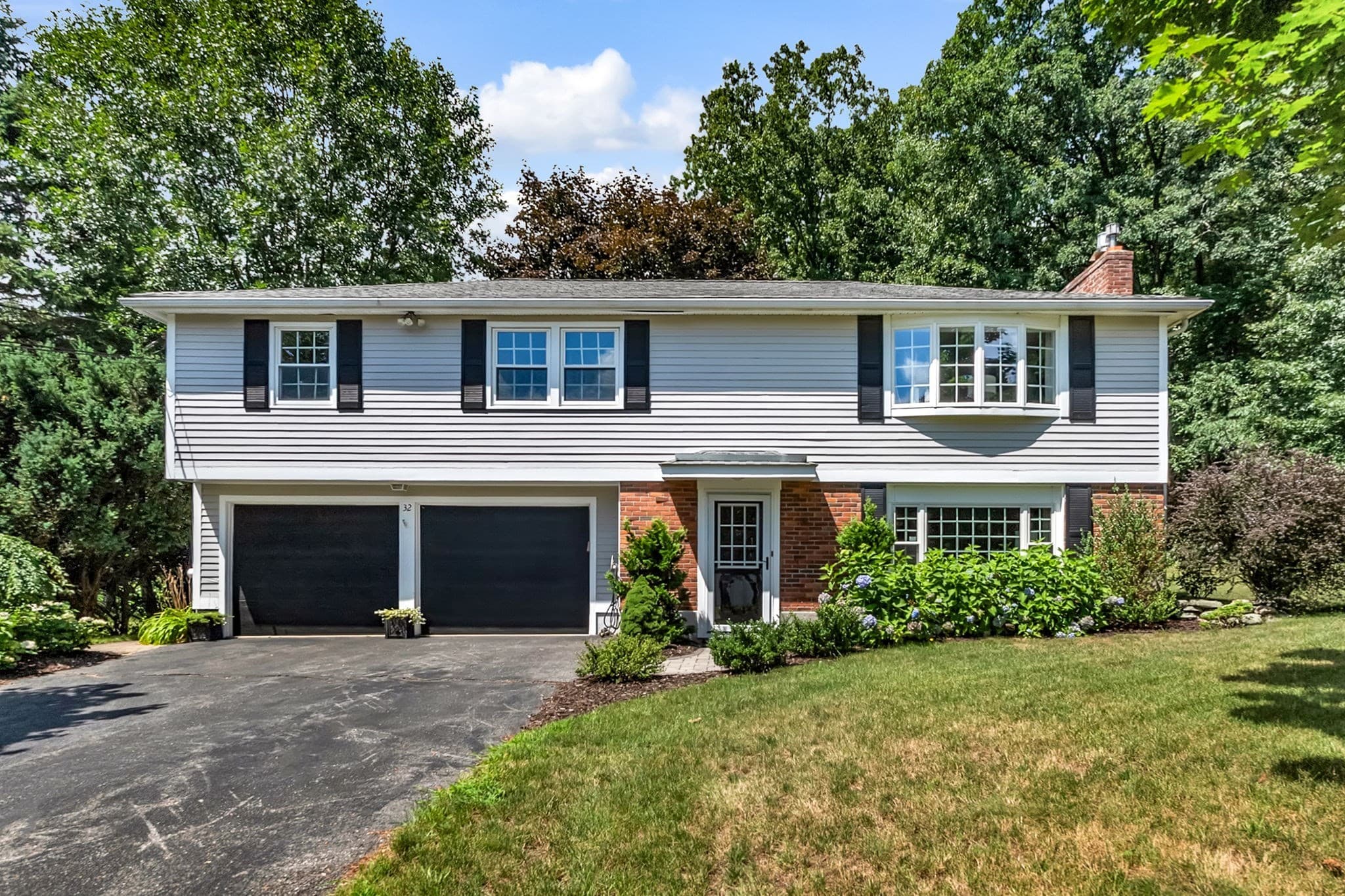 32 Briarwood Rd, Framingham MA 01701