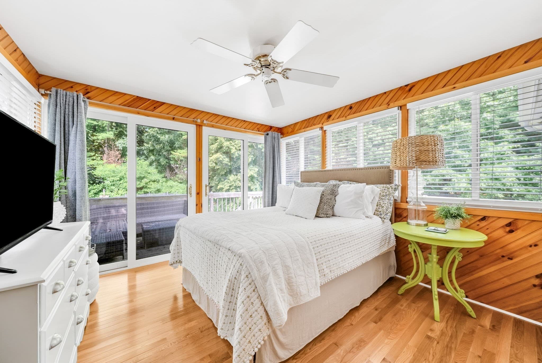 Single Family Residence at 32 Briarwood Rd, Framingham MA 01701, Framingham, photo 9 of 20