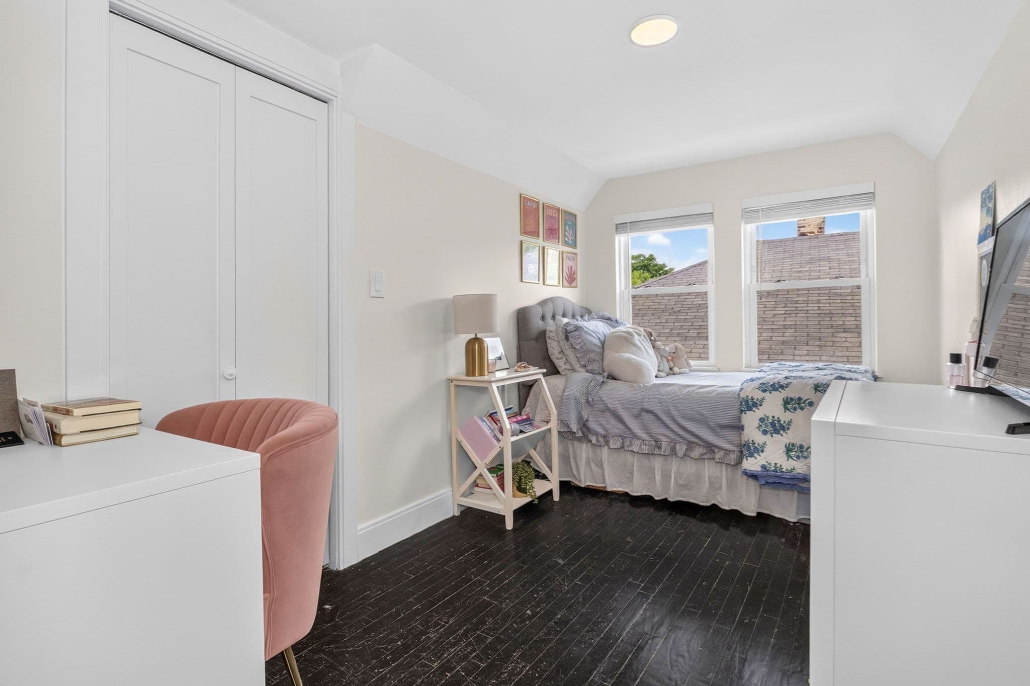 Condominium at 16 Pasadena Rd # 3, Boston MA 02121, photo 12 of 19