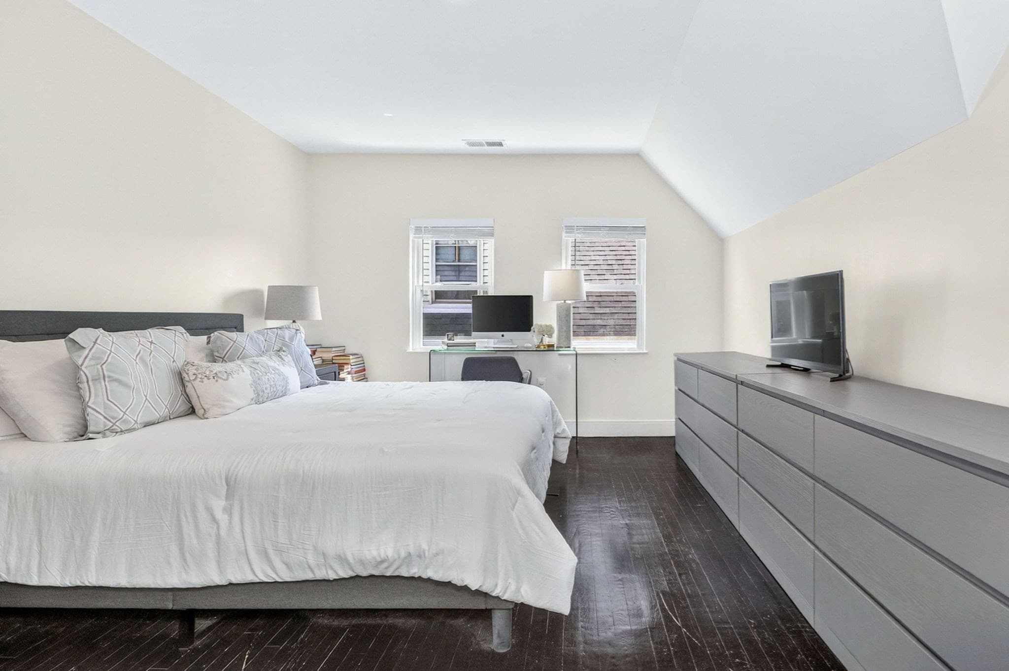 Condominium at 16 Pasadena Rd # 3, Boston MA 02121, photo 8 of 19