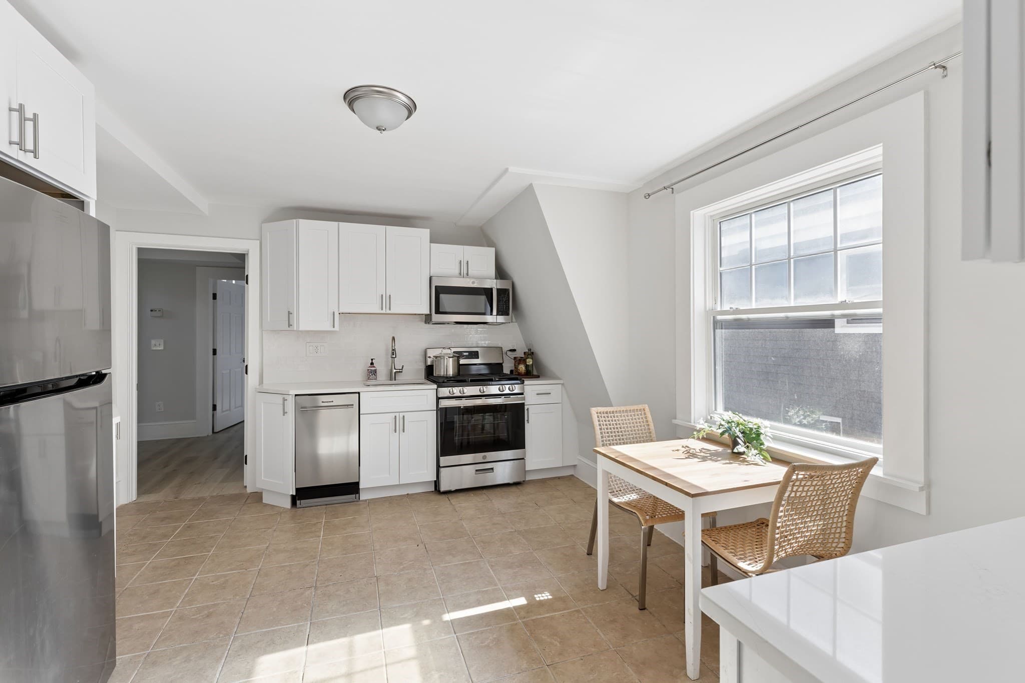 Condominium at 5 Kenwood St # 3, Somerville MA 02144, Somerville, photo 4 of 22