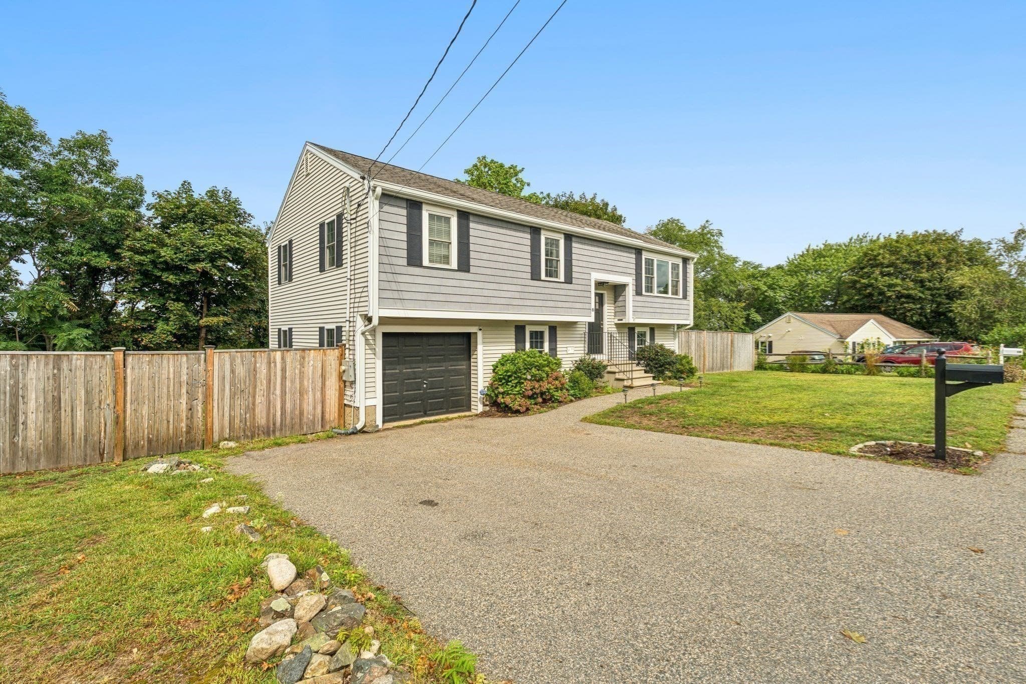 Single Family Residence at 8 Skyview Ln, Woburn MA 01801, Woburn, photo 2 of 24