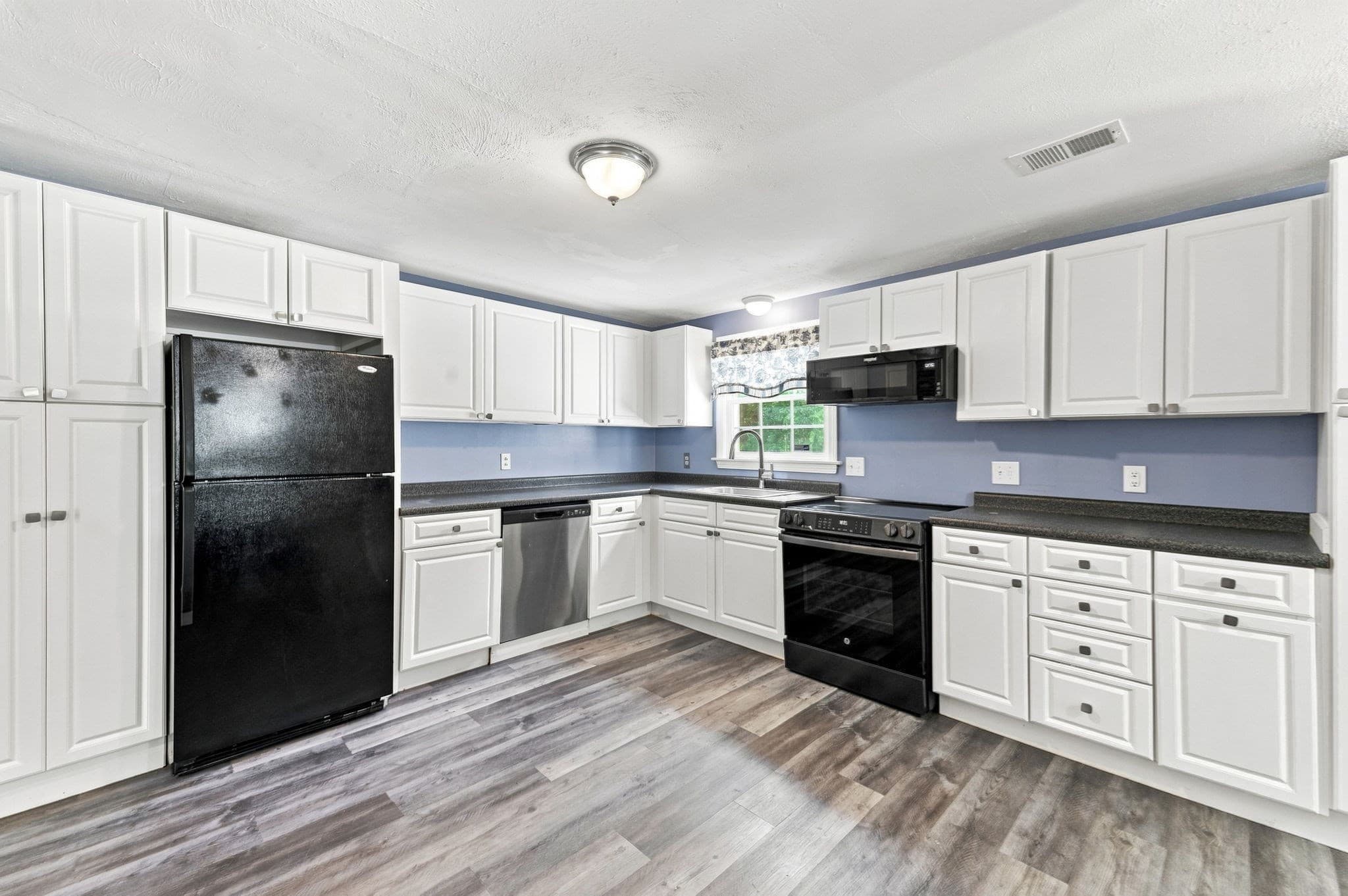 Single Family Residence at 8 Victory Rd, Billerica MA 01862, Billerica, photo 10 of 40