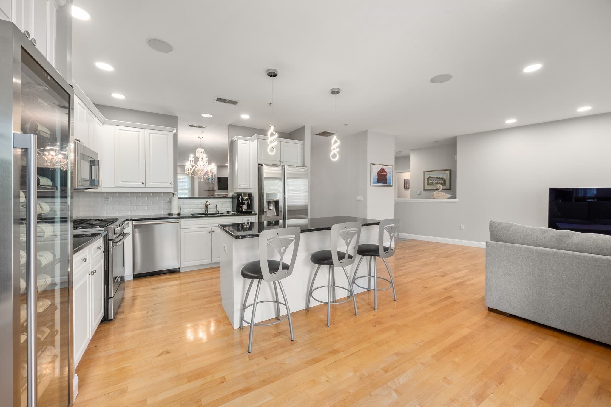 Condominium at 201 Victory Rd # 201, Quincy MA 02171, Quincy, photo 13 of 26