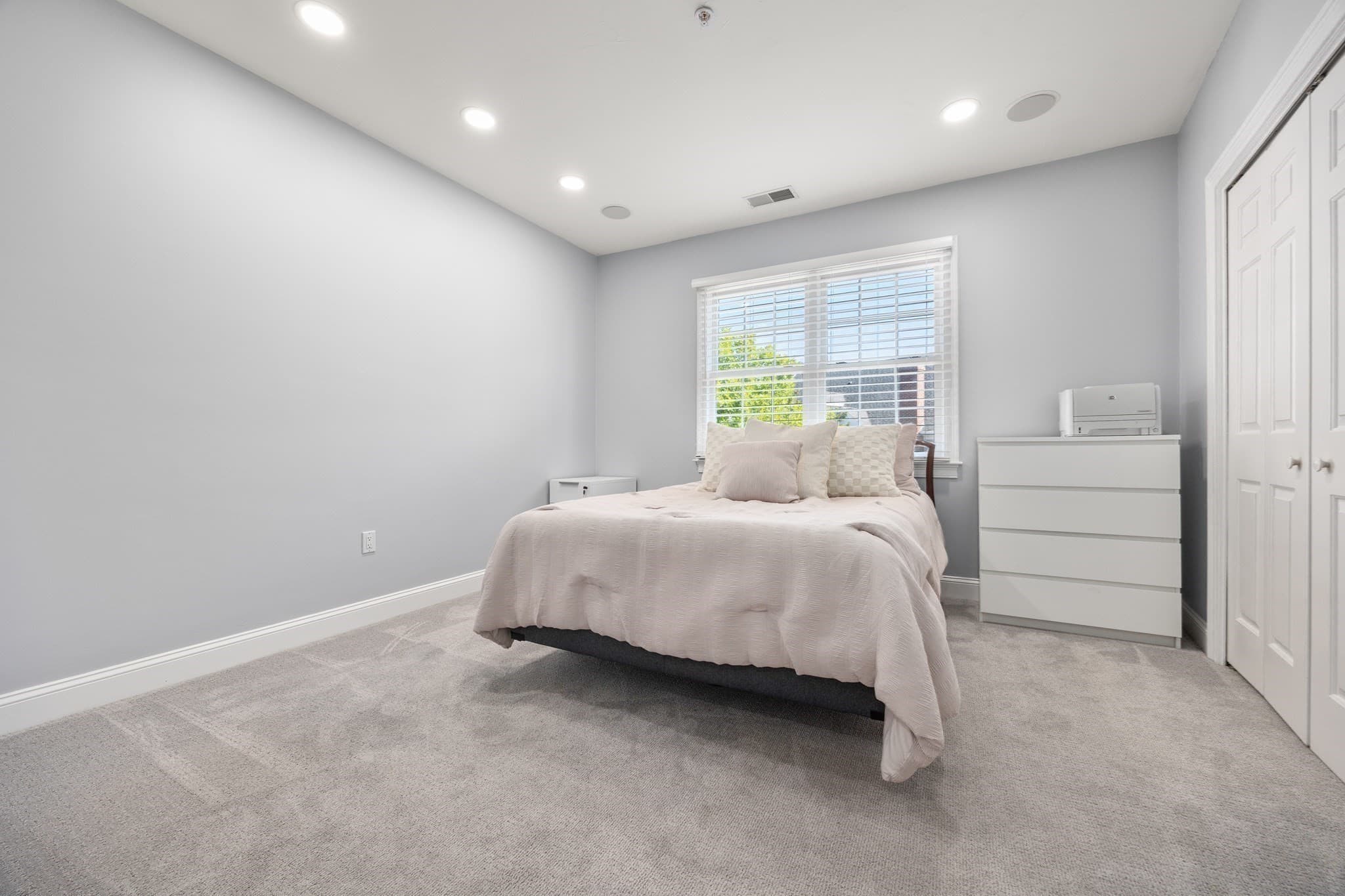 Condominium at 201 Victory Rd # 201, Quincy MA 02171, Quincy, photo 11 of 26