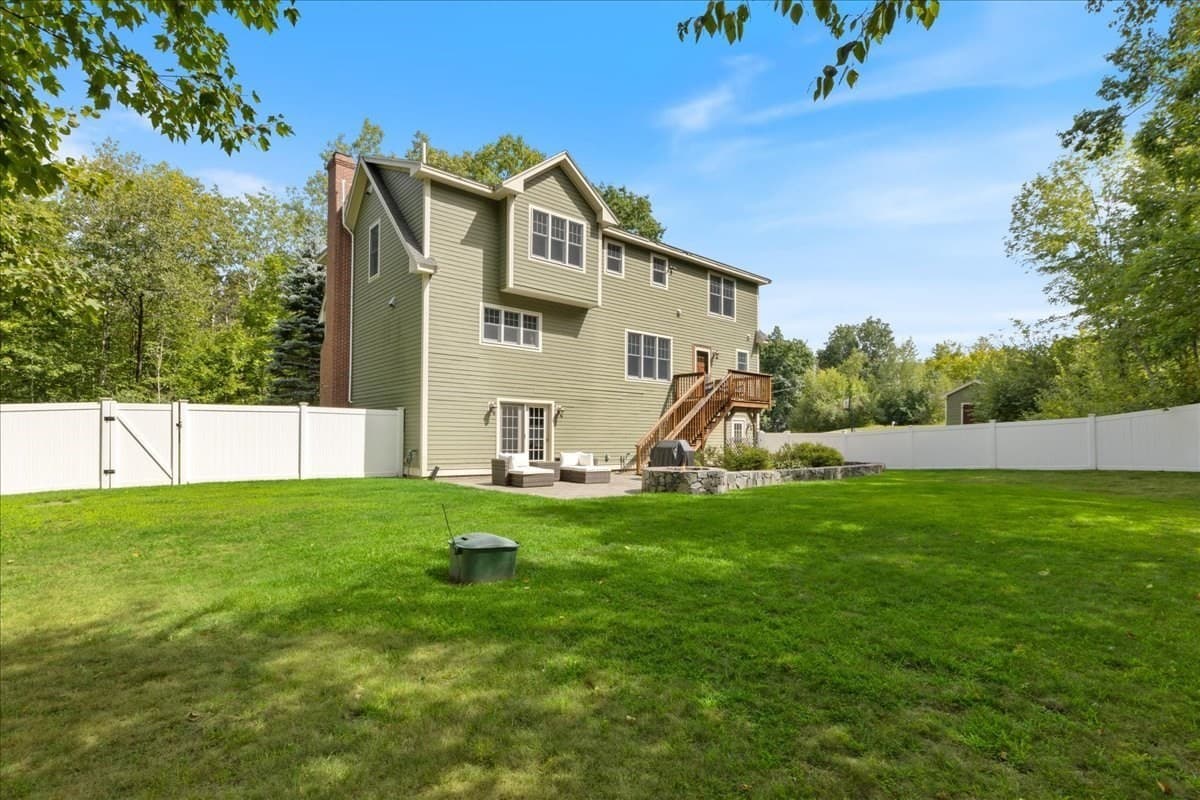Single Family Residence at 137 Garland Dr, Pelham NH 03076, Pelham, photo 36 of 42