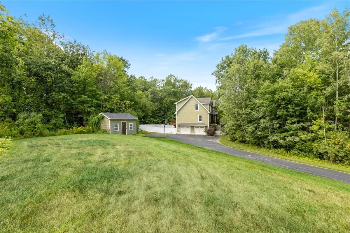 Single Family Residence at 137 Garland Dr, Pelham NH 03076, Pelham, photo 38 of 42