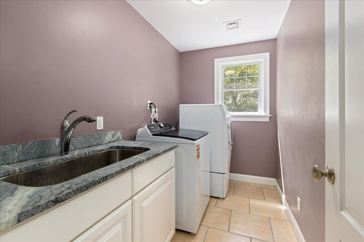 Single Family Residence at 137 Garland Dr, Pelham NH 03076, Pelham, photo 31 of 42