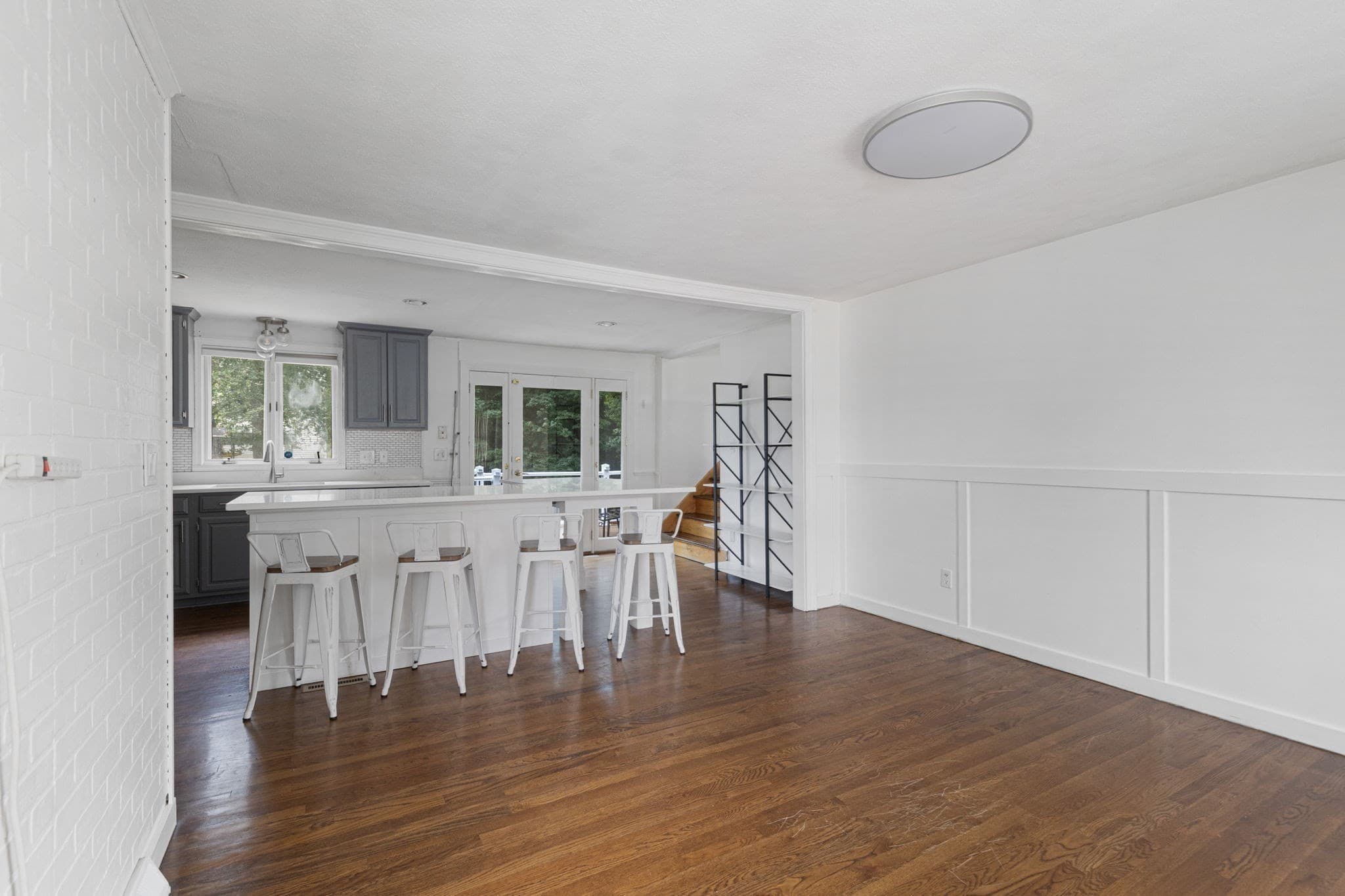 Single Family Residence at 306 Chestnut St, Randolph MA 02368, photo 4 of 27